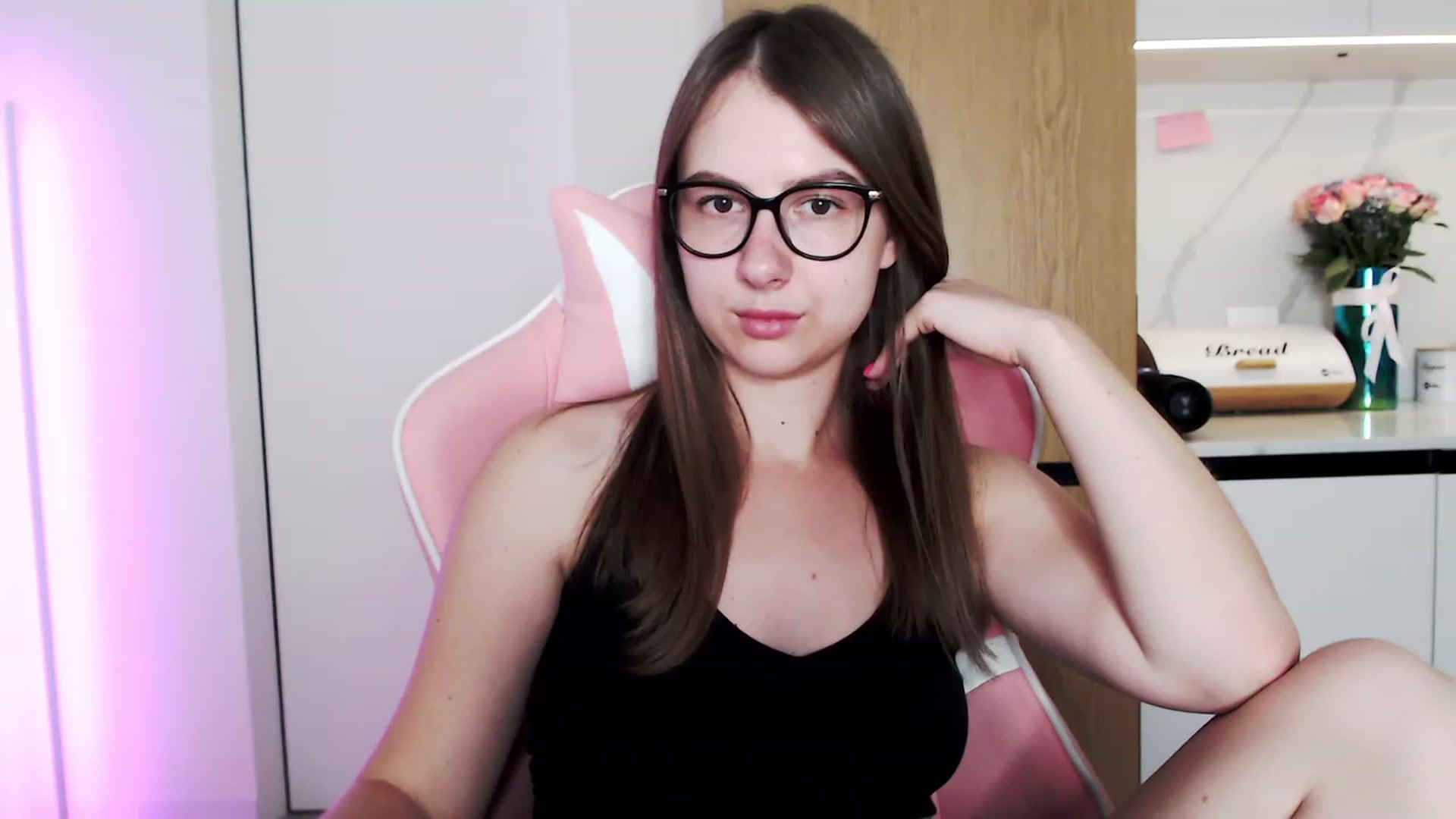 Gallery image thumbnail from Ma_Ry_Me's myfreecams stream on, 09/10/2023, 16:36 image 4 of 20