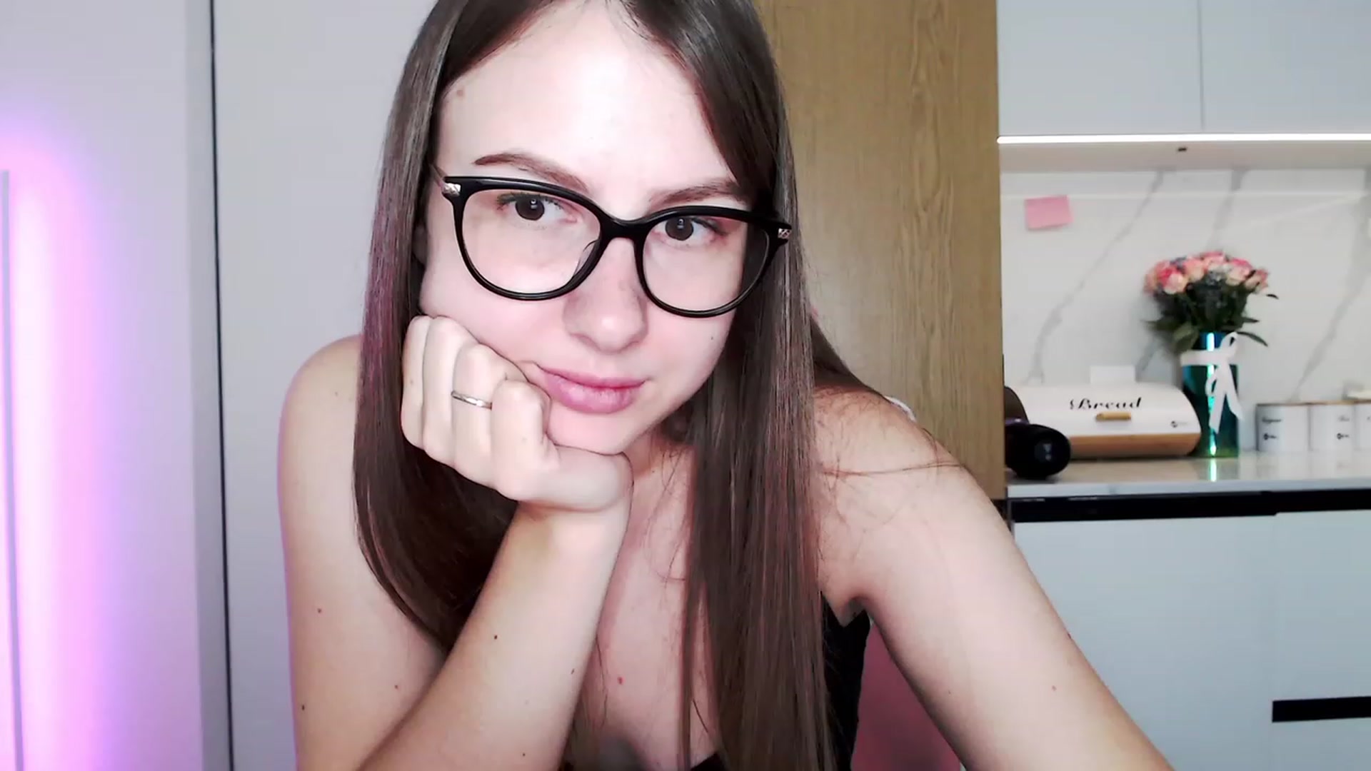 Gallery image thumbnail from Ma_Ry_Me's myfreecams stream on, 09/10/2023, 16:36 image 19 of 20
