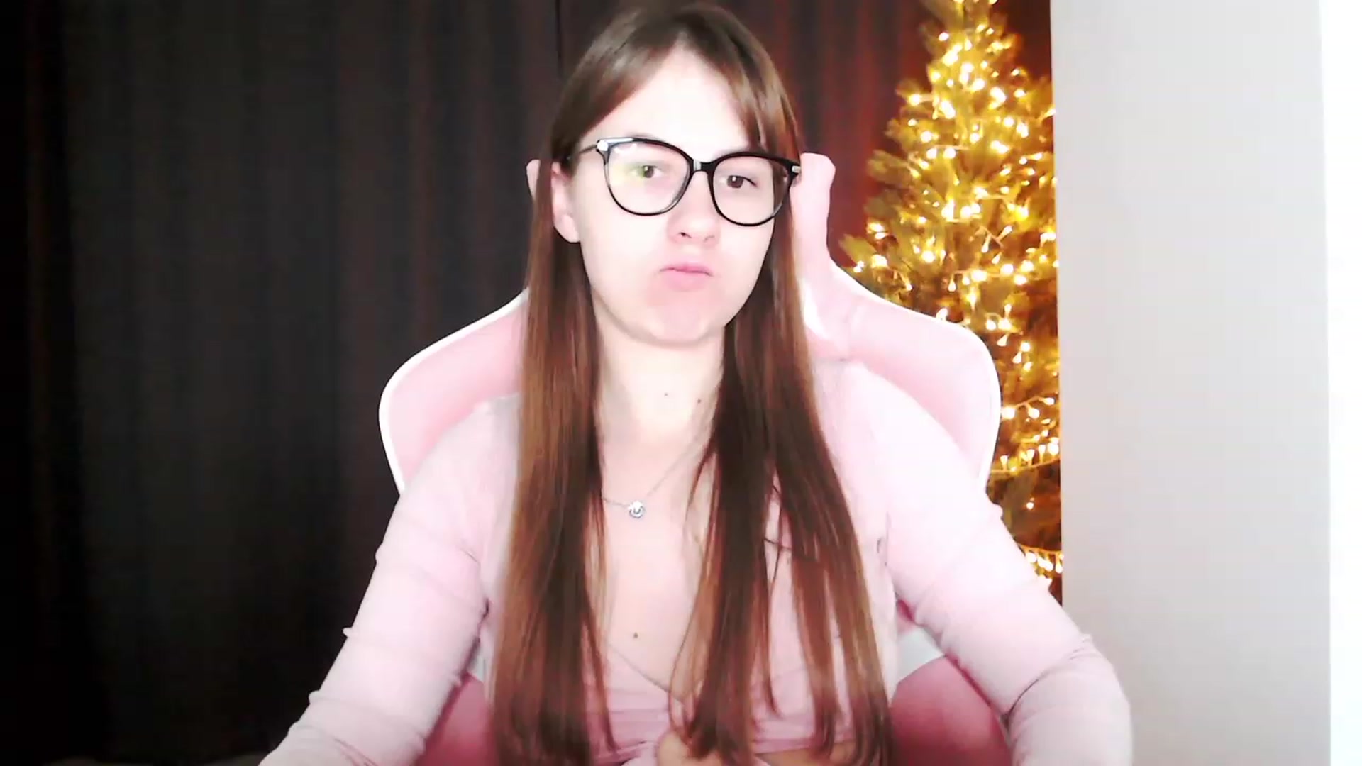 Gallery image thumbnail from Ma_Ry_Xmas's myfreecams stream on, 12/29/2022, 03:42 image 5 of 20