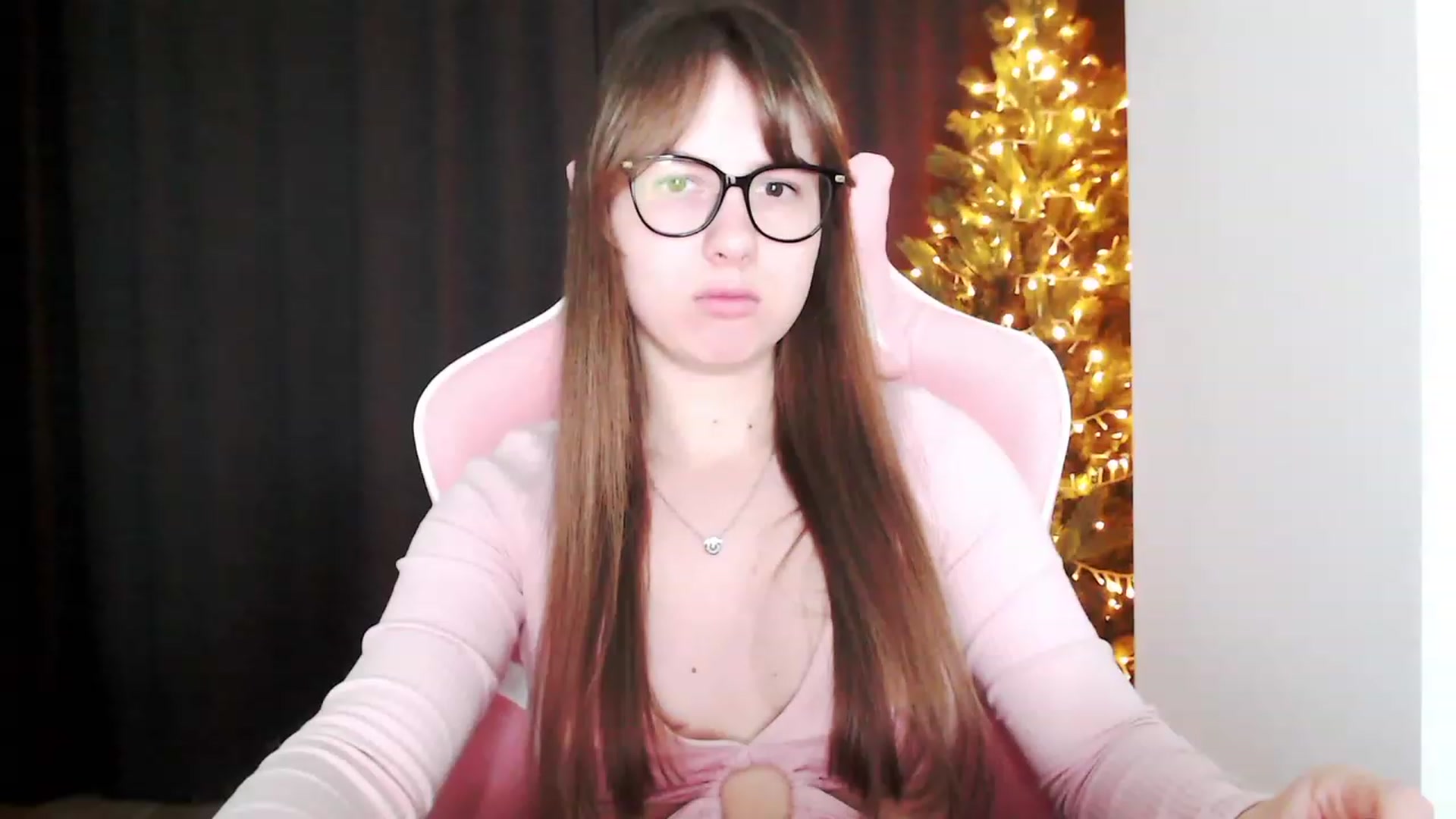 Gallery image thumbnail from Ma_Ry_Xmas's myfreecams stream on, 12/29/2022, 03:42 image 1 of 20