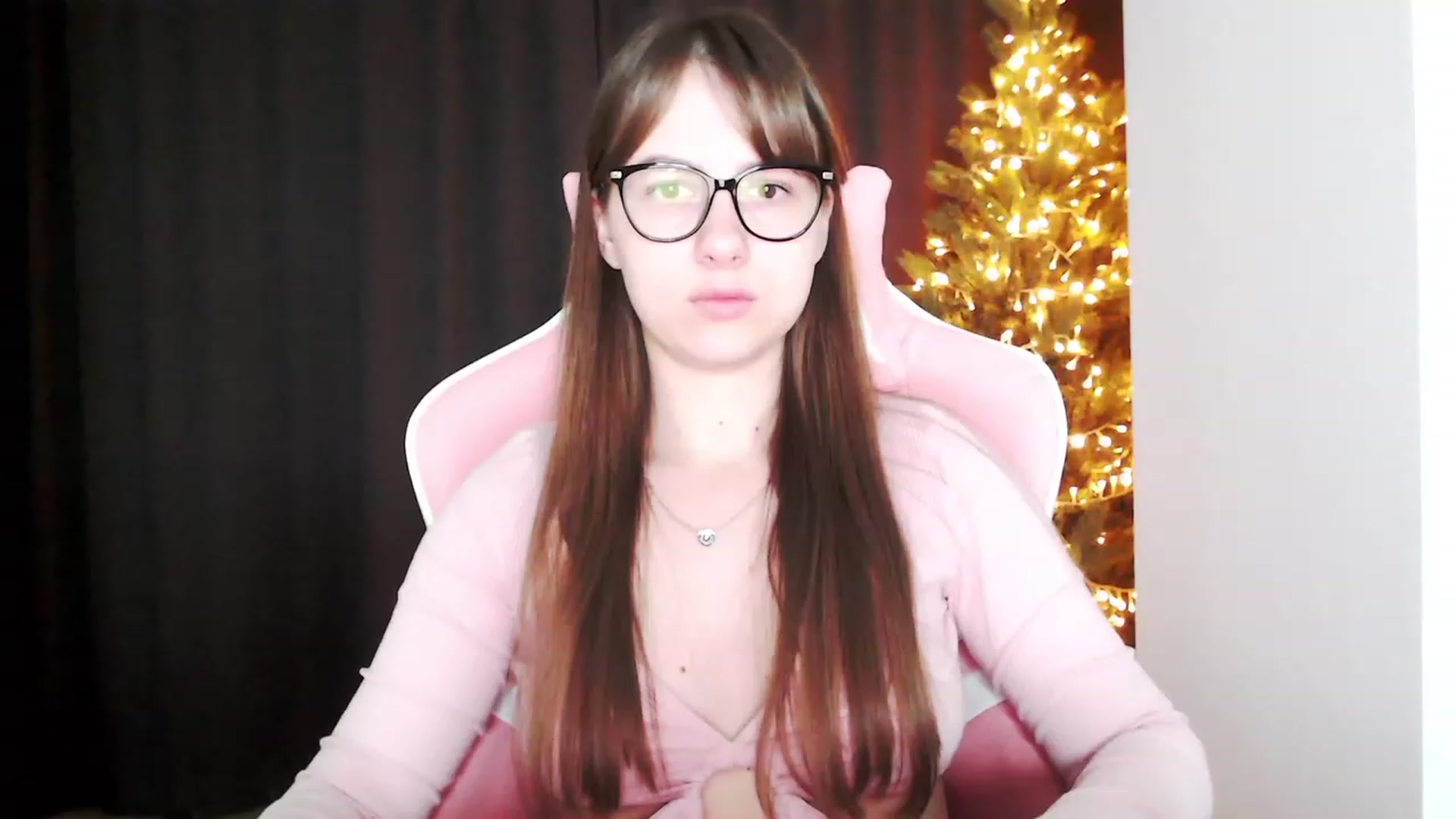 Gallery image thumbnail from Ma_Ry_Xmas's myfreecams stream on, 12/29/2022, 03:42 image 7 of 20