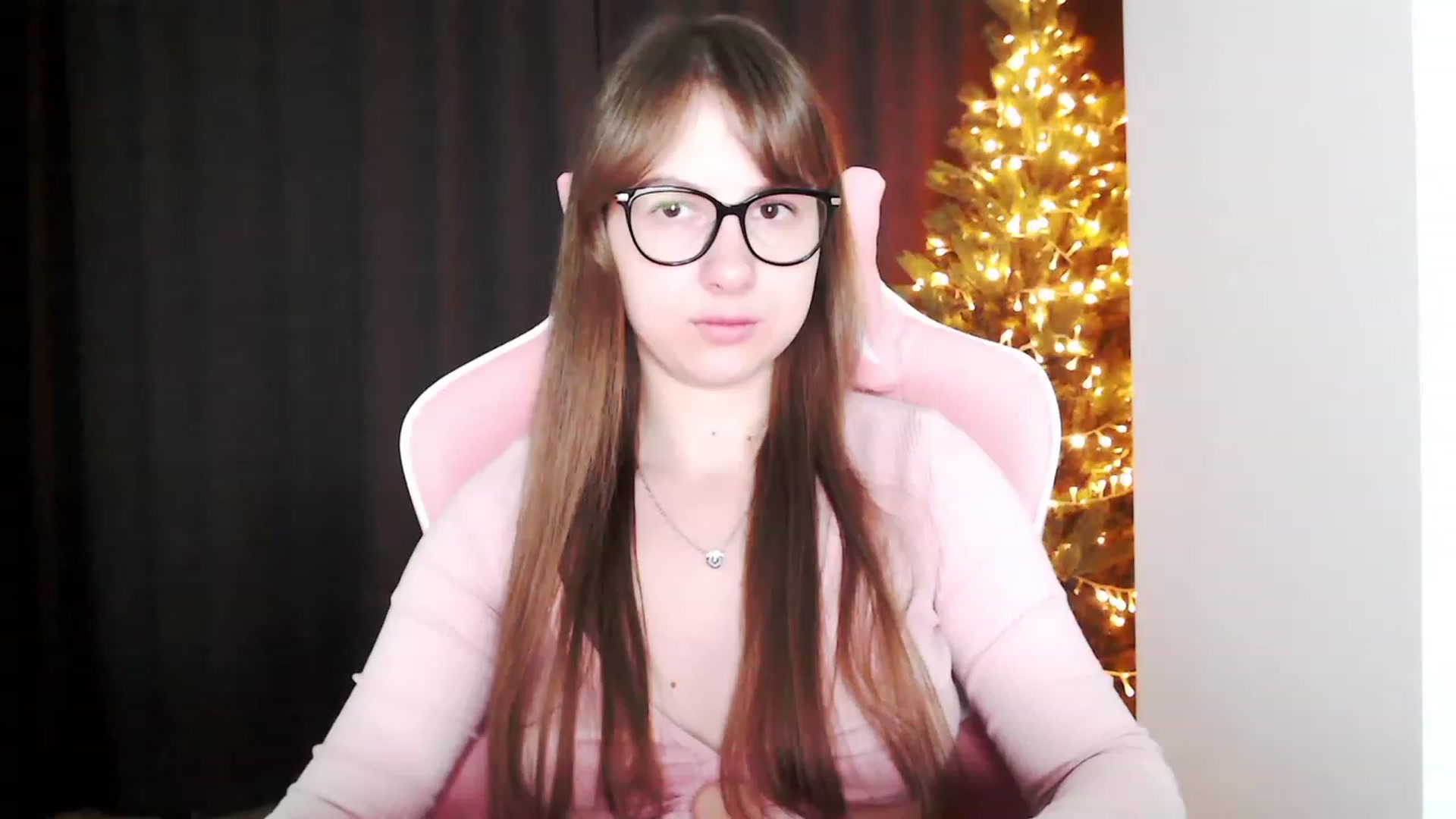 Gallery image thumbnail from Ma_Ry_Xmas's myfreecams stream on, 12/29/2022, 03:42 image 9 of 20