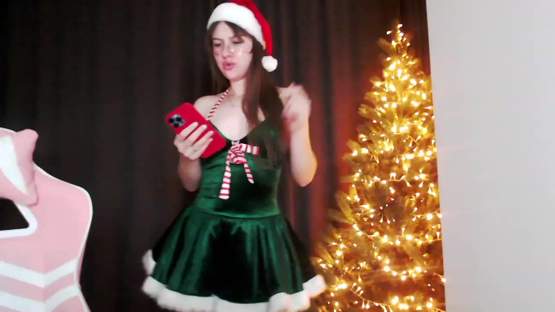 Gallery image thumbnail from Ma_Ry_Xmas's myfreecams stream on, 12/31/2022, 02:13 image 9 of 20