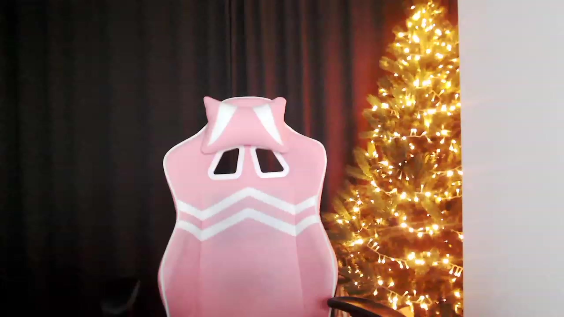 Gallery image thumbnail from Ma_Ry_Xmas's myfreecams stream on, 12/31/2022, 02:13 image 12 of 20