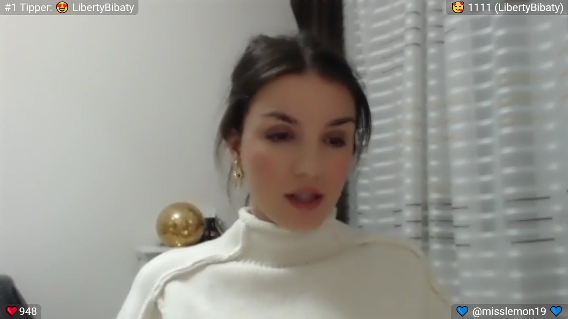 Gallery image thumbnail from Macaroon's myfreecams stream on, 04/20/2024, 23:56 image 9 of 20