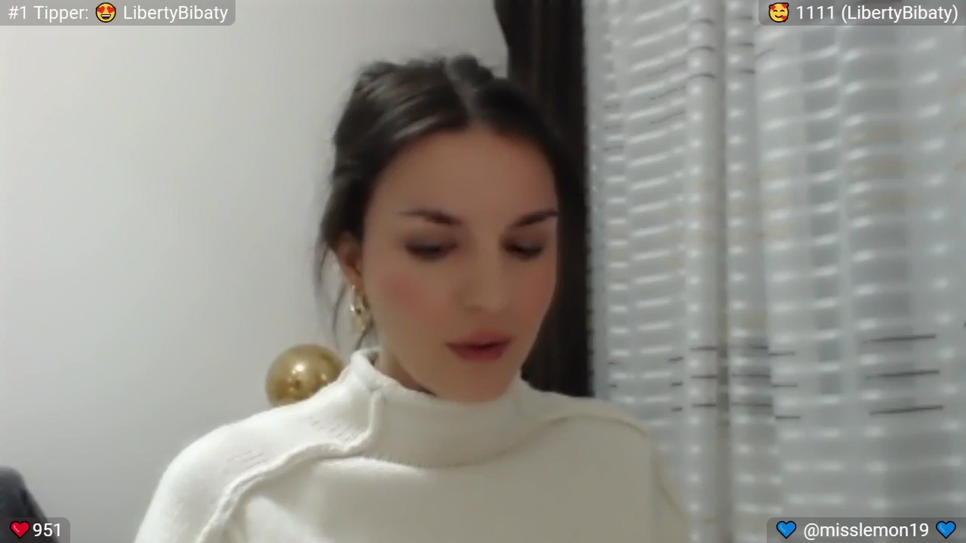 Gallery image thumbnail from Macaroon's myfreecams stream on, 04/20/2024, 23:56 image 4 of 20