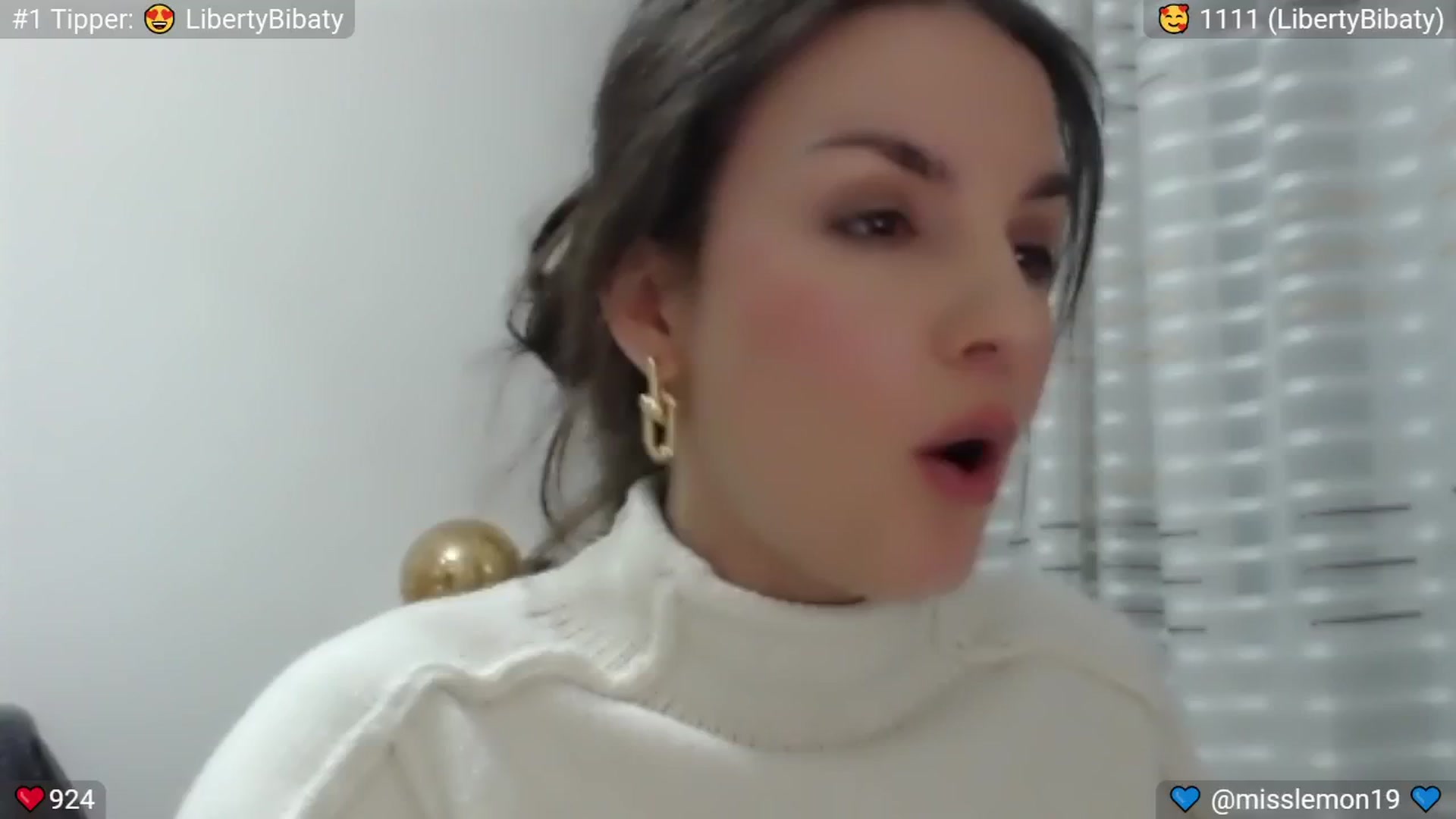 Gallery image thumbnail from Macaroon's myfreecams stream on, 04/20/2024, 23:56 image 16 of 20