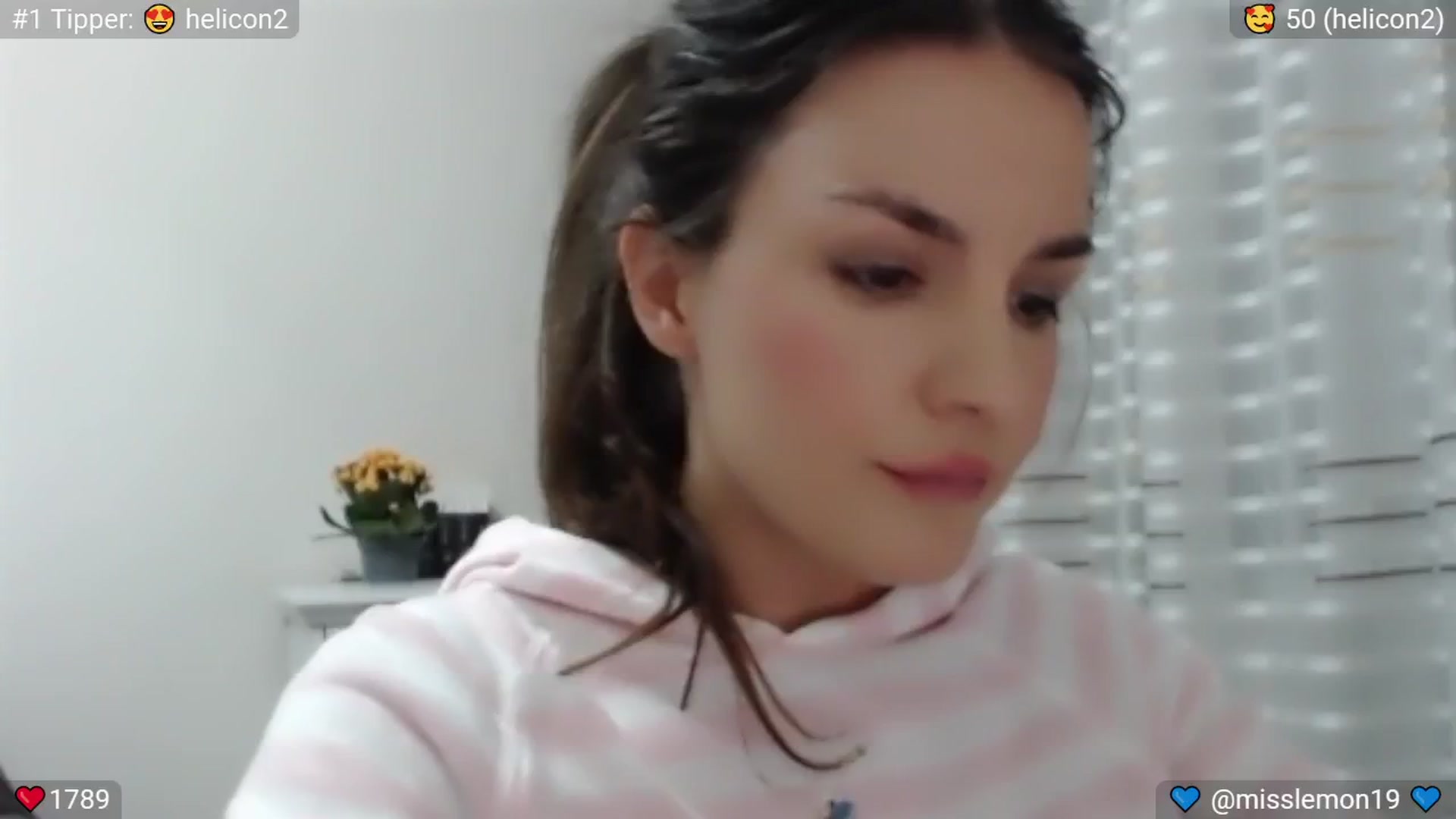 Gallery image thumbnail from Macaroon's myfreecams stream on, 05/07/2024, 22:20 image 10 of 20