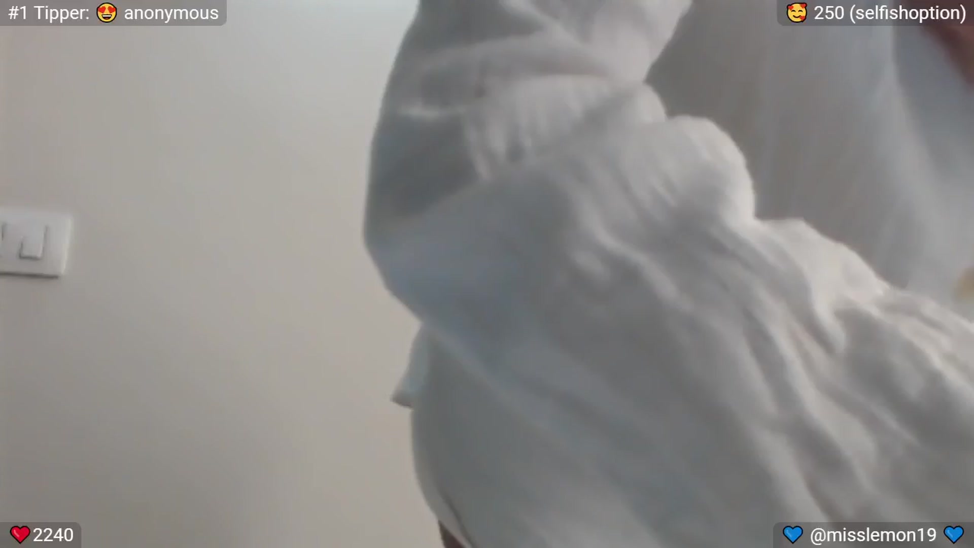 Gallery image thumbnail from Macaroon's myfreecams stream on, 05/10/2024, 21:40 image 19 of 20