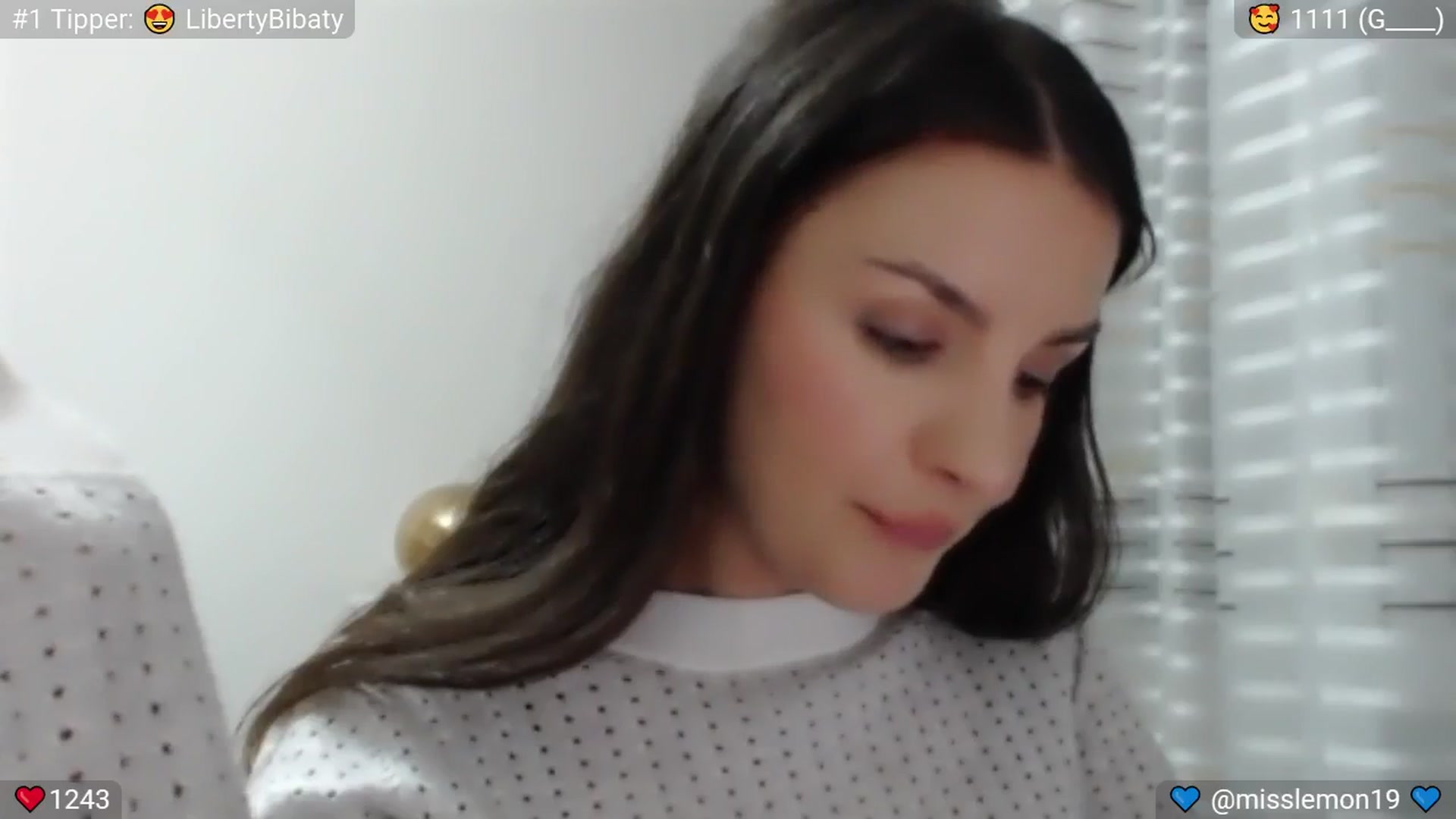Gallery image thumbnail from Macaroon's myfreecams stream on, 05/25/2024, 23:43 image 13 of 20