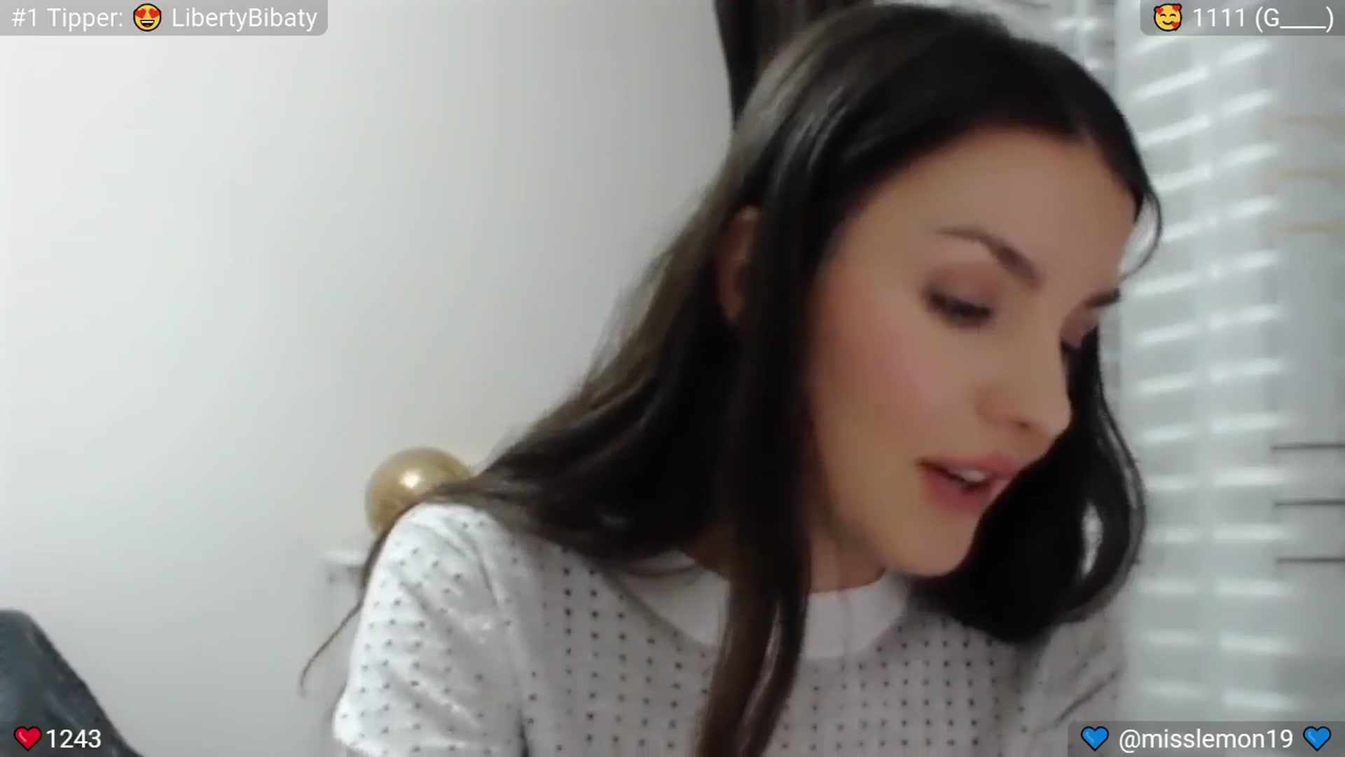 Gallery image thumbnail from Macaroon's myfreecams stream on, 05/25/2024, 23:43 image 19 of 20