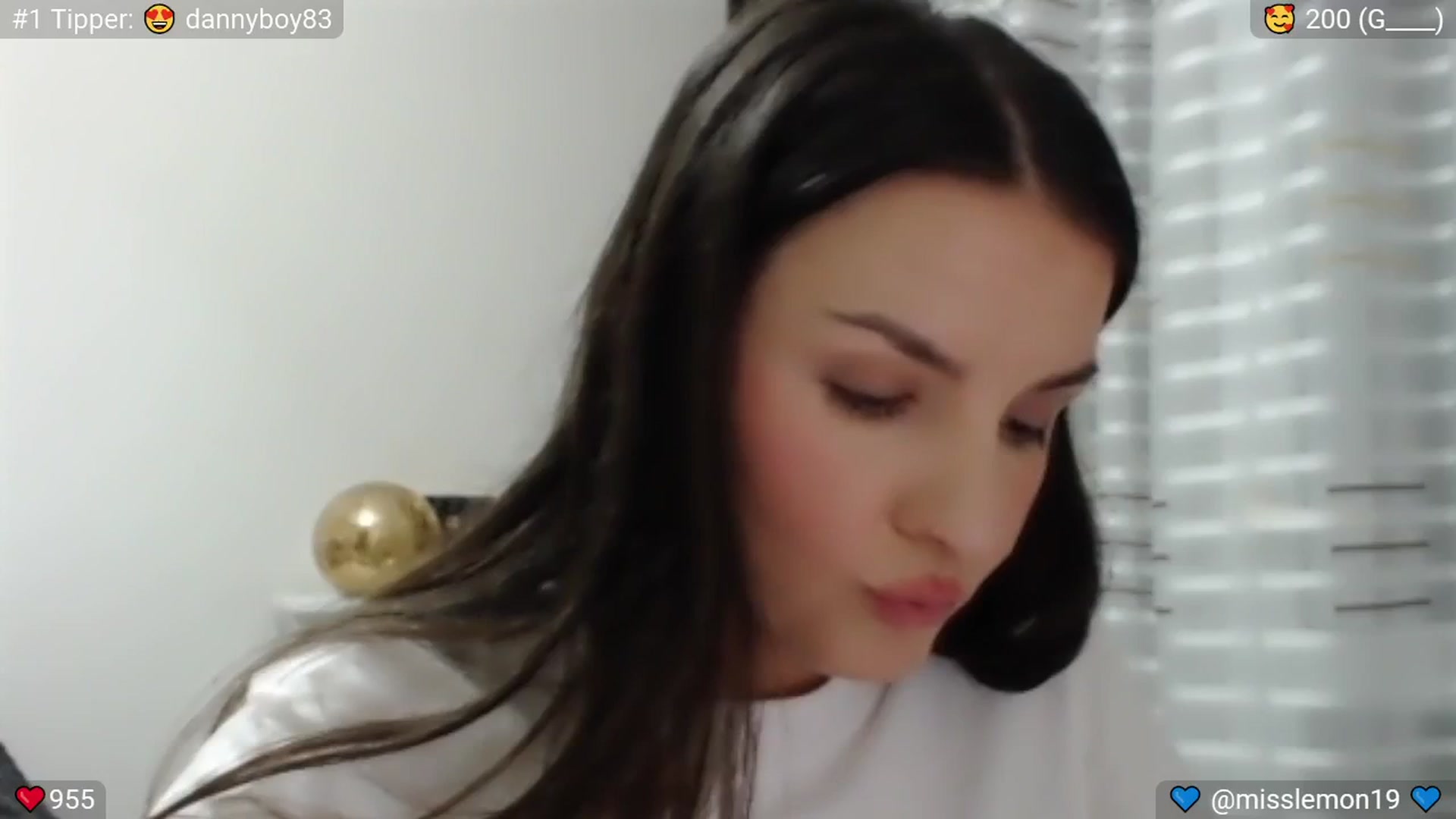 Gallery image thumbnail from Macaroon's myfreecams stream on, 06/02/2024, 23:47 image 12 of 20