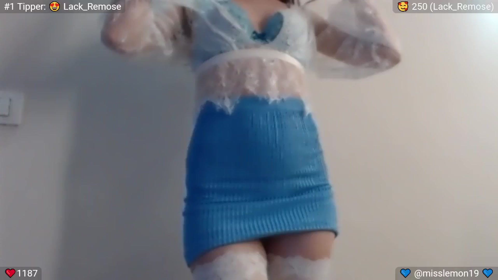 Gallery image thumbnail from Macaroon's myfreecams stream on, 06/15/2024, 21:22 image 14 of 20