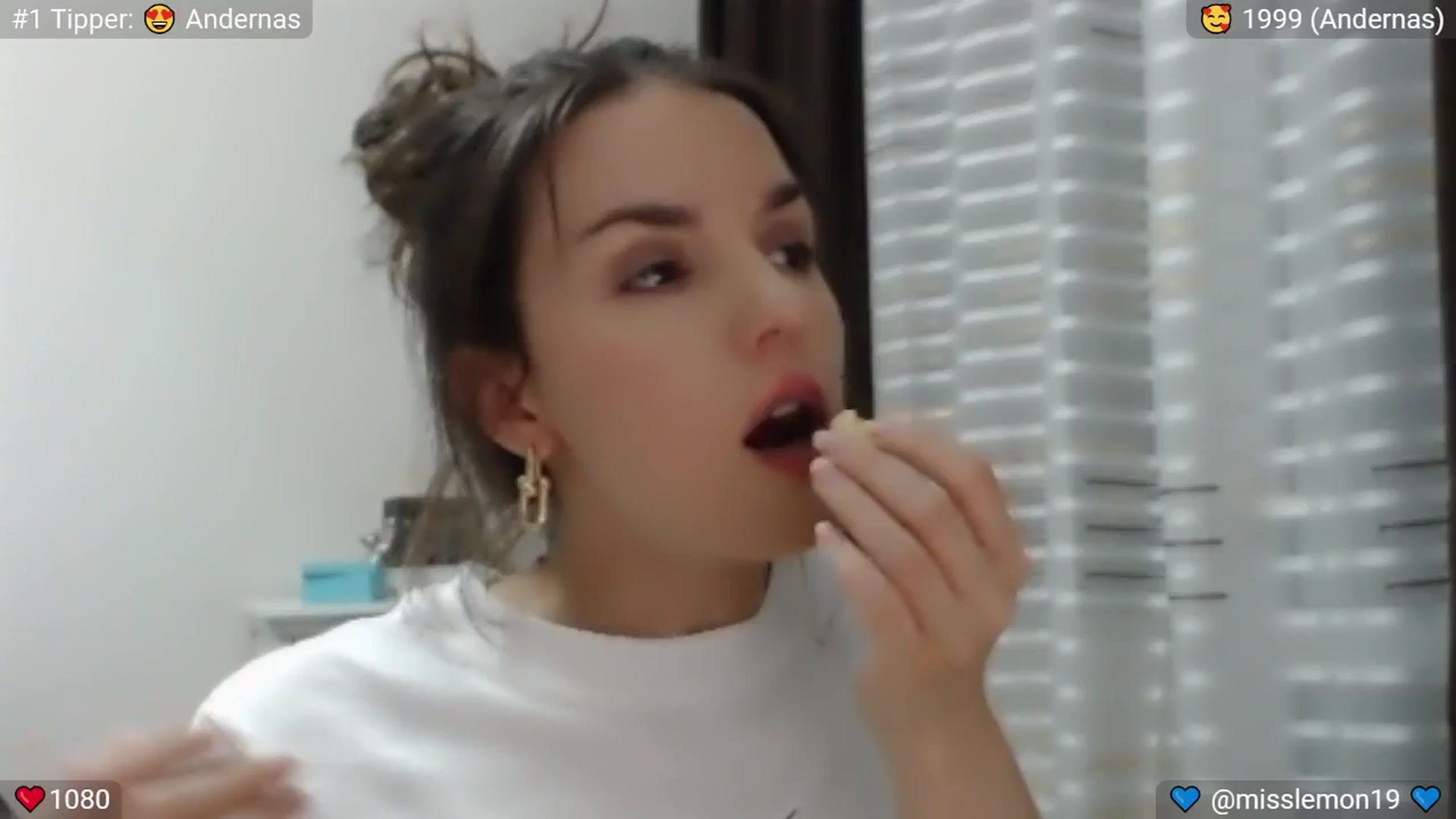 Gallery image thumbnail from Macaroon's myfreecams stream on, 06/29/2024, 22:39 image 13 of 20