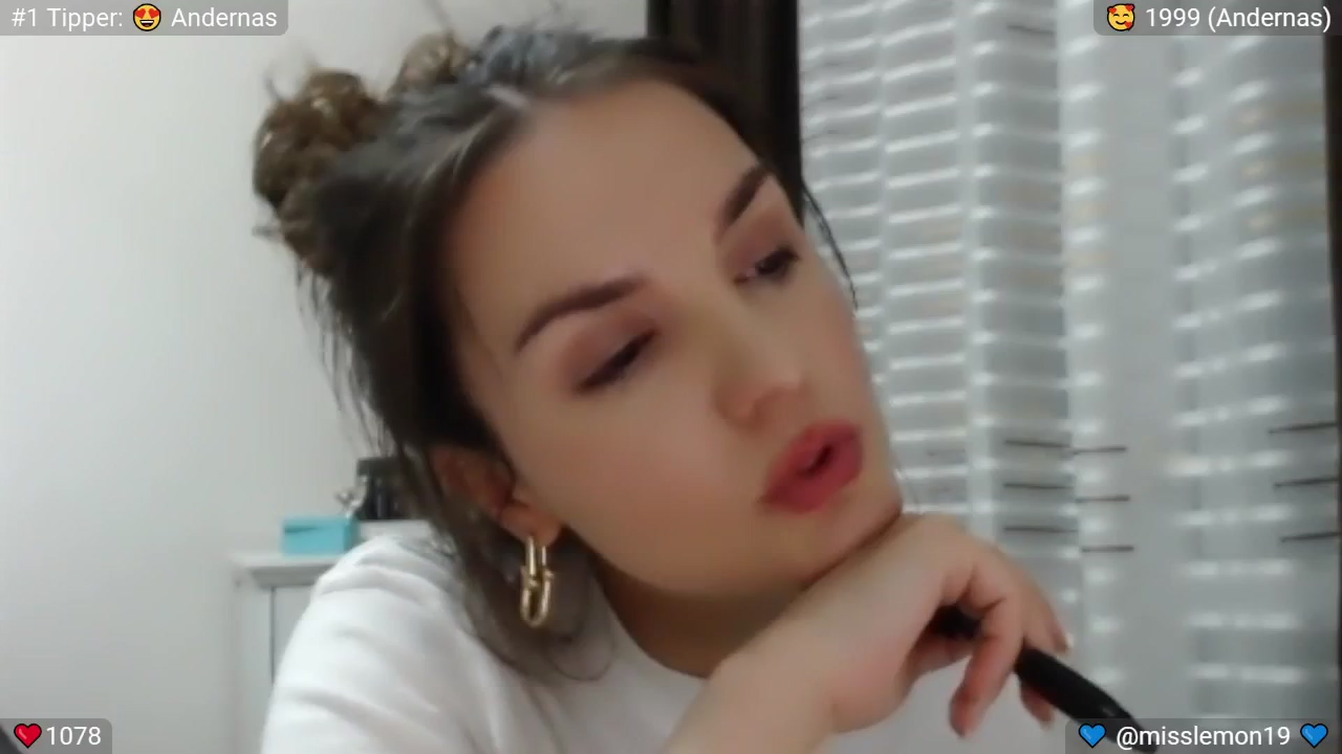 Gallery image thumbnail from Macaroon's myfreecams stream on, 06/29/2024, 22:39 image 16 of 20