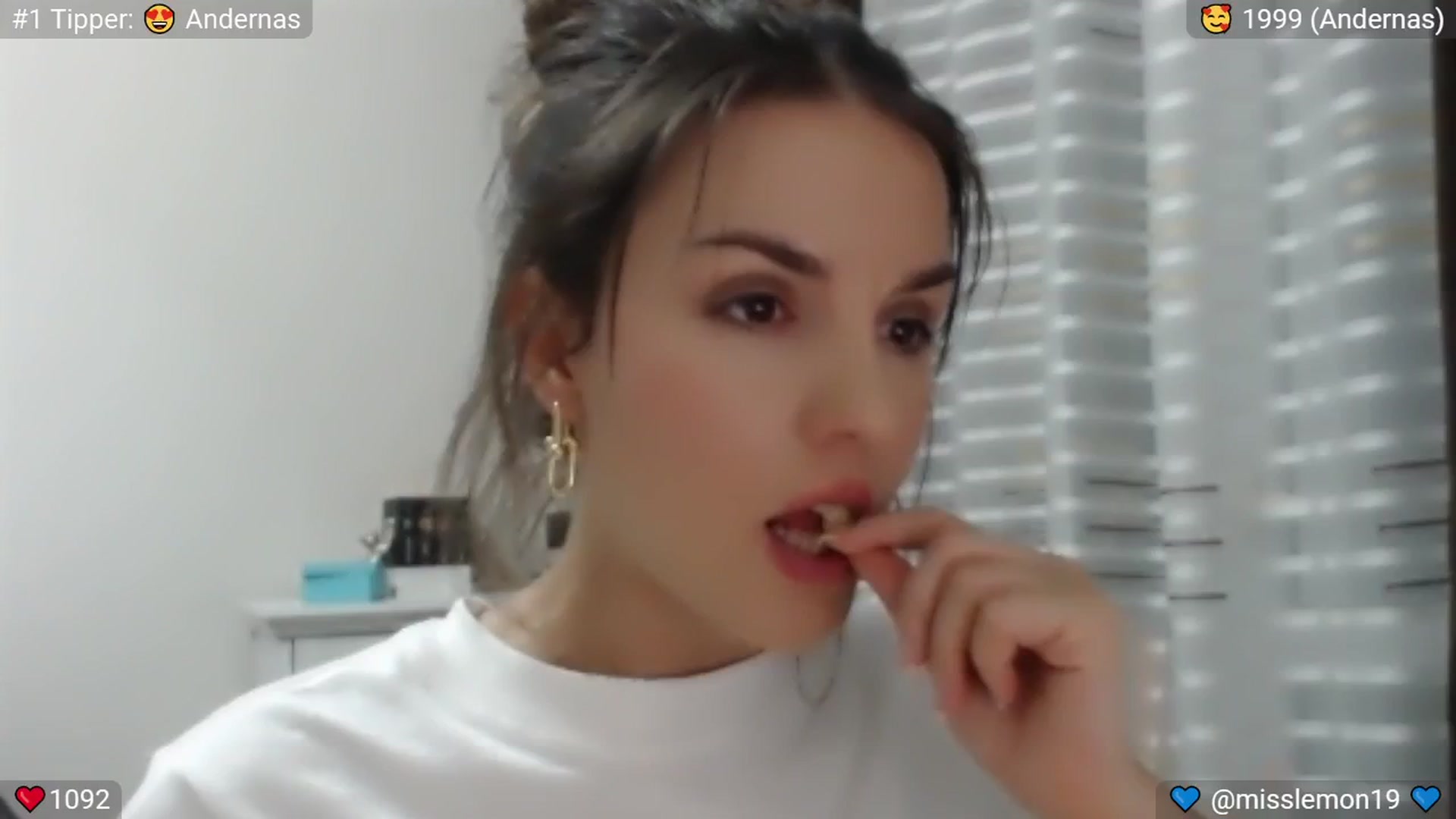 Gallery image thumbnail from Macaroon's myfreecams stream on, 06/29/2024, 22:39 image 9 of 20