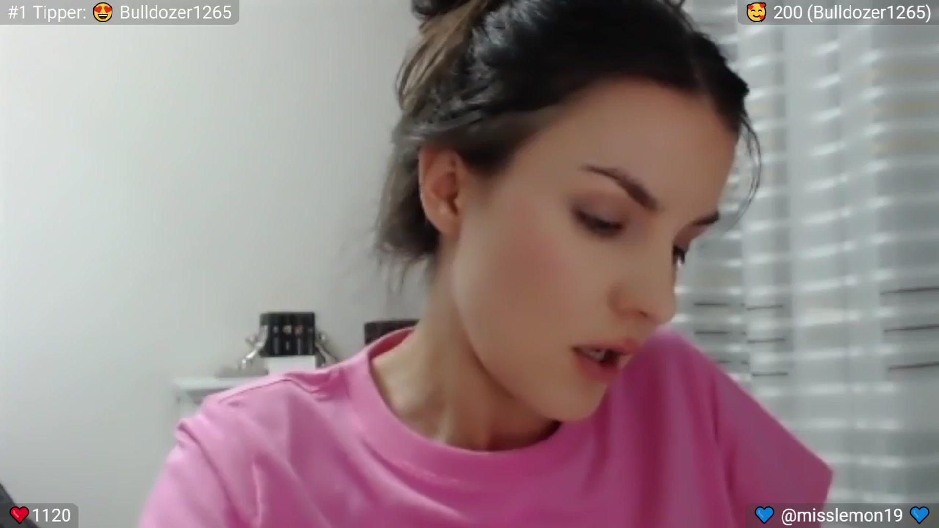 Gallery image thumbnail from Macaroon's myfreecams stream on, 07/11/2024, 23:35 image 18 of 20