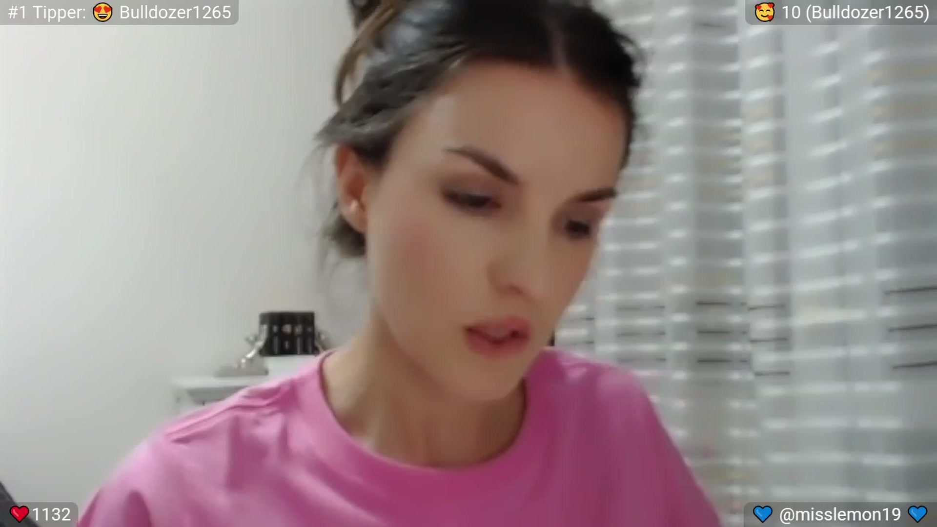 Gallery image thumbnail from Macaroon's myfreecams stream on, 07/11/2024, 23:35 image 13 of 20