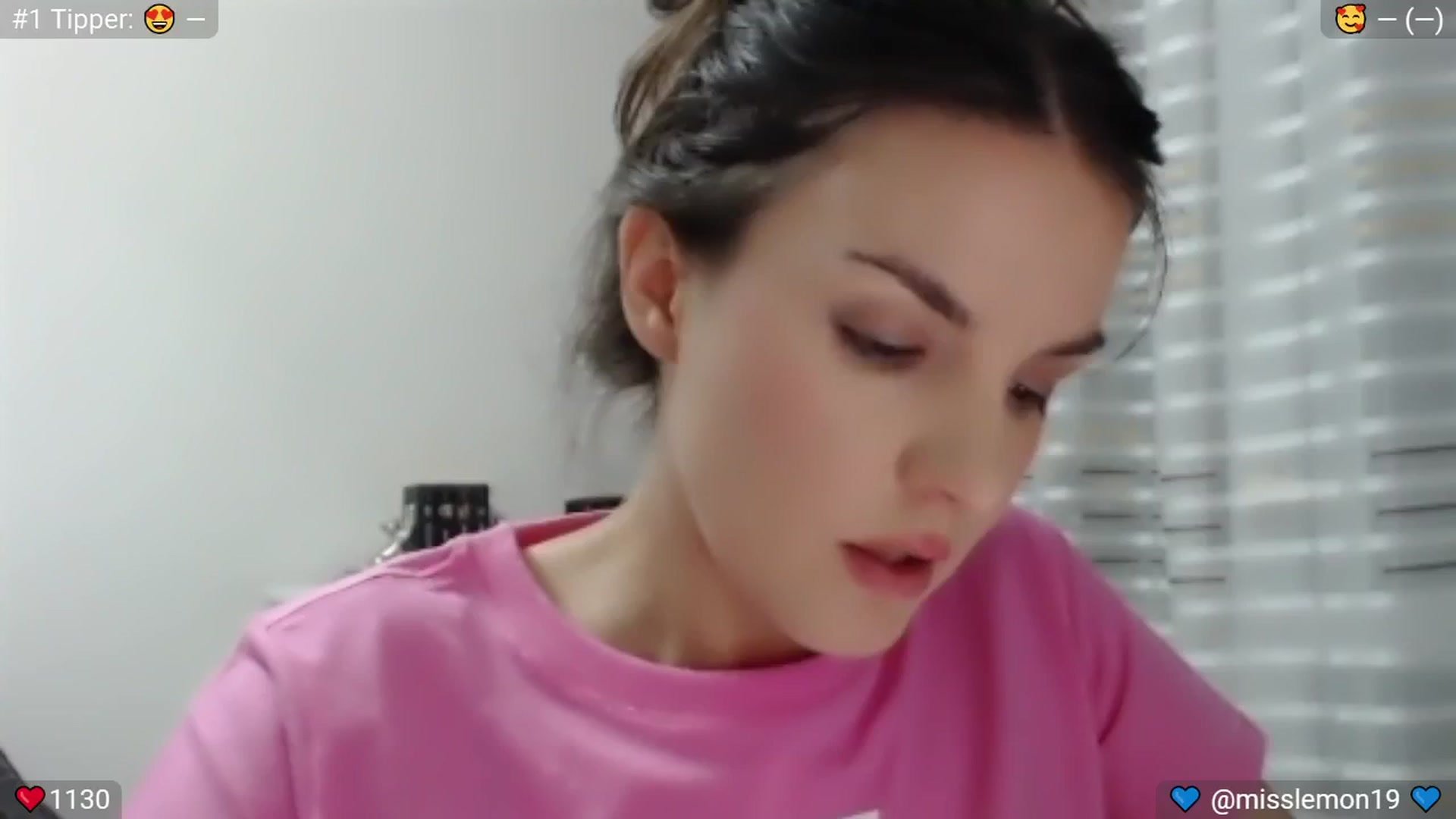 Gallery image thumbnail from Macaroon's myfreecams stream on, 07/11/2024, 23:35 image 7 of 20