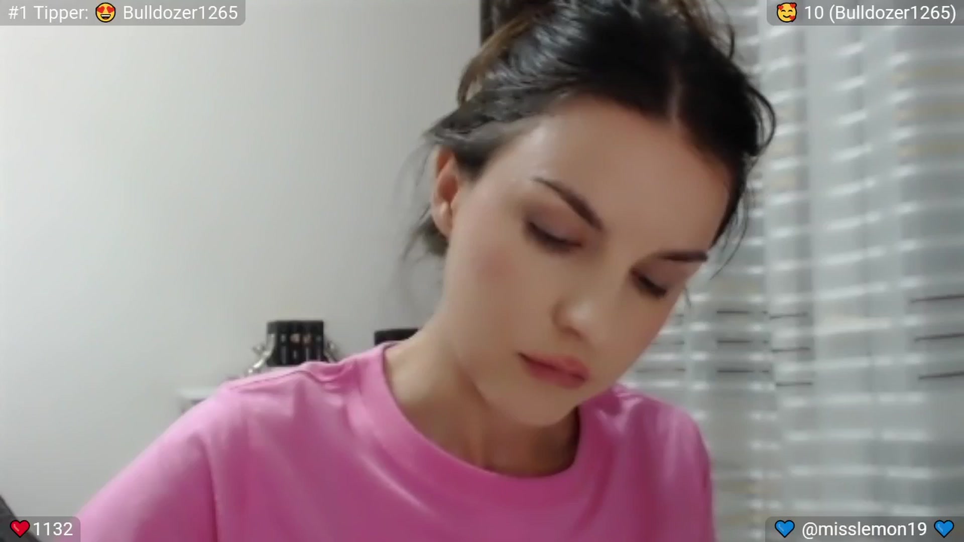 Gallery image thumbnail from Macaroon's myfreecams stream on, 07/11/2024, 23:35 image 12 of 20