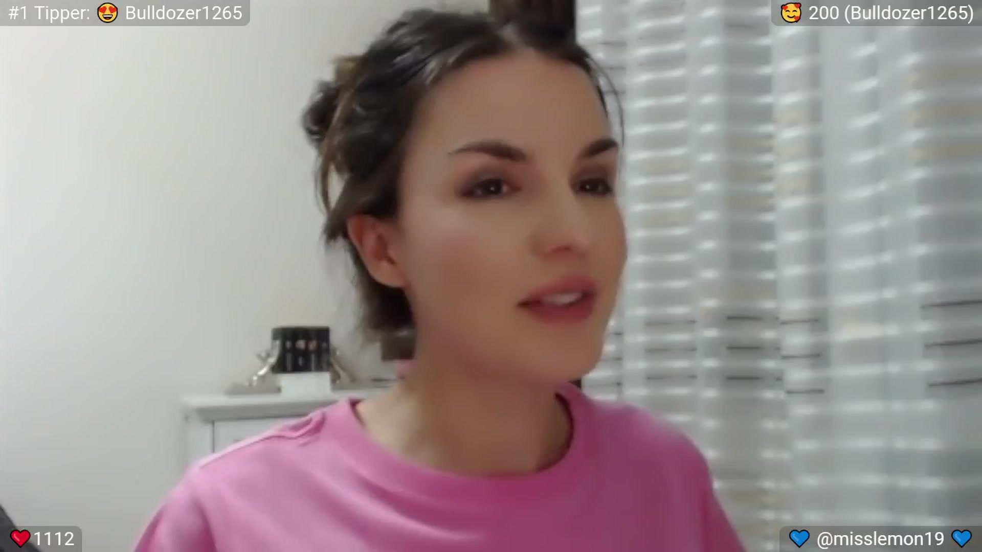 Gallery image thumbnail from Macaroon's myfreecams stream on, 07/12/2024, 24:21 image 6 of 20