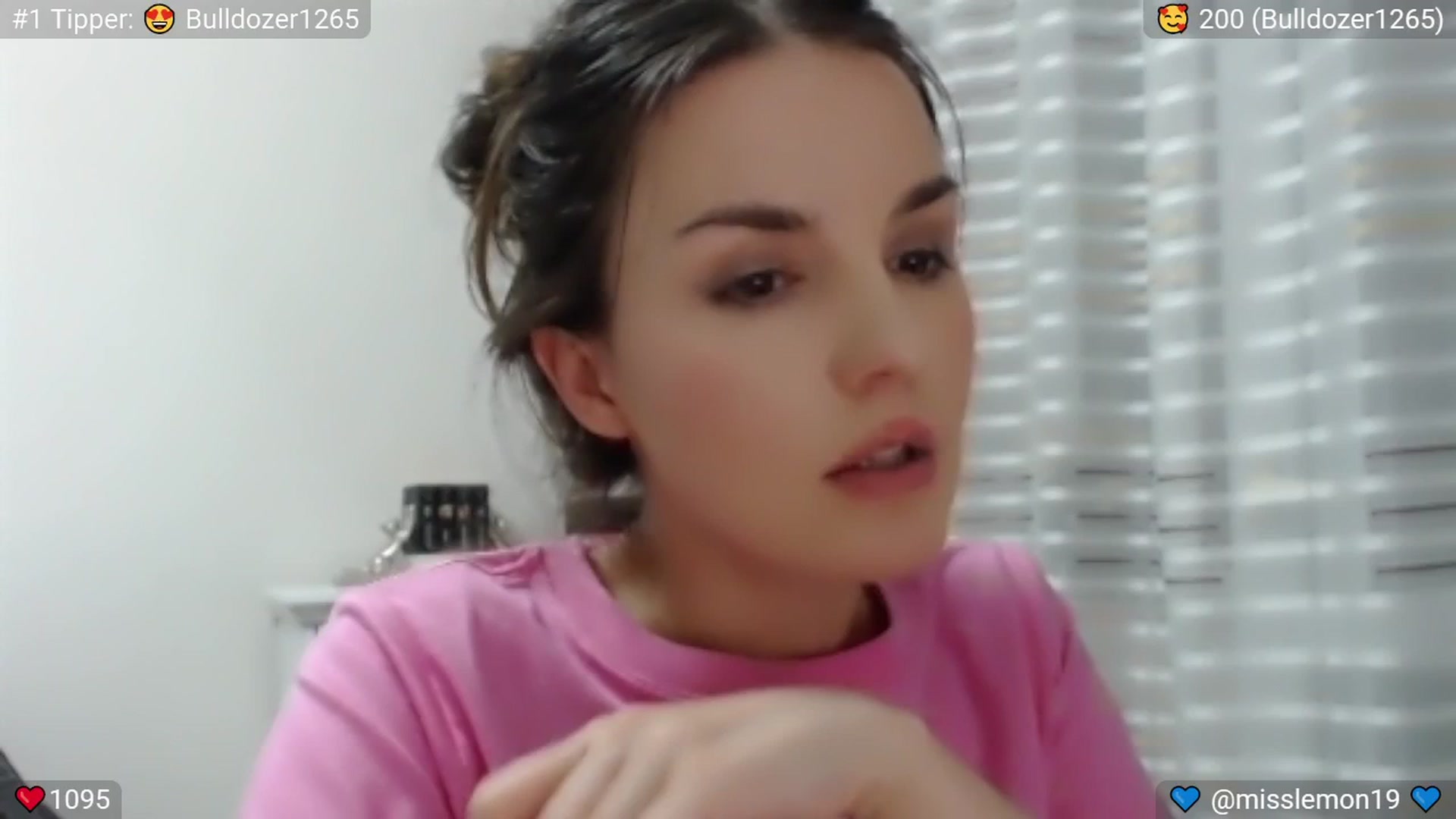 Gallery image thumbnail from Macaroon's myfreecams stream on, 07/12/2024, 24:21 image 13 of 20