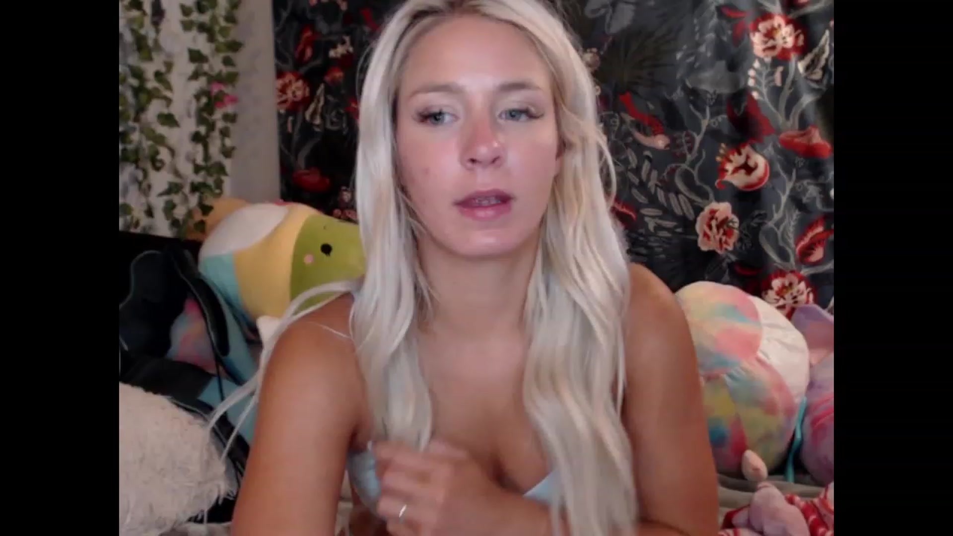 Gallery image thumbnail from Macyjay1's myfreecams stream on, 08/30/2023, 07:43 image 10 of 20
