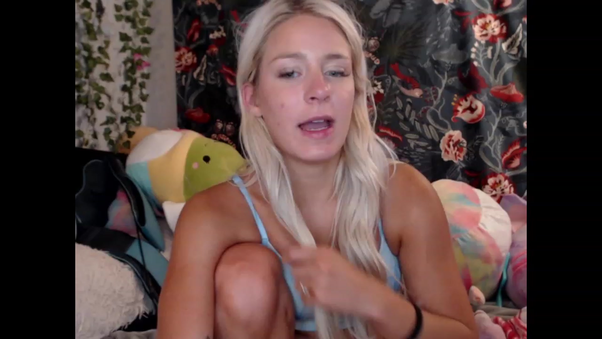 Gallery image thumbnail from Macyjay1's myfreecams stream on, 08/30/2023, 07:43 image 2 of 20