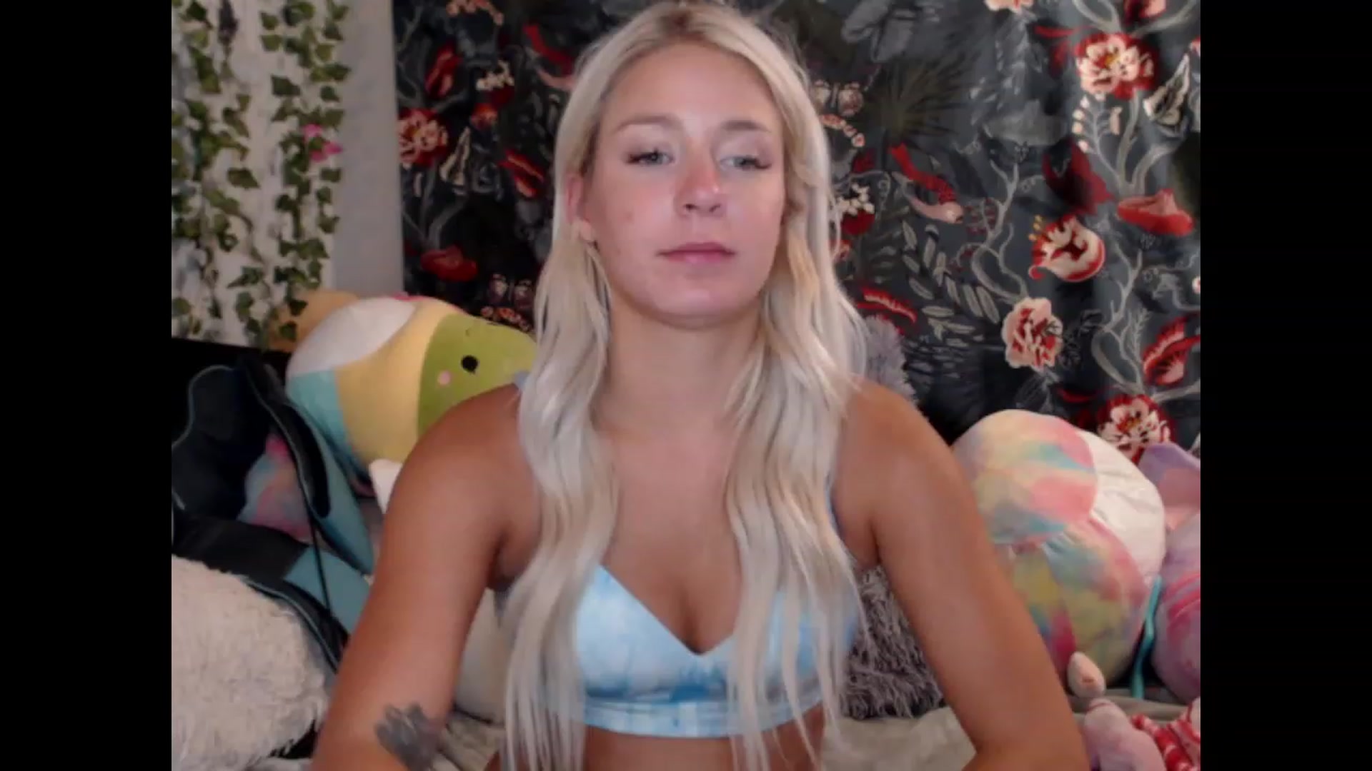 Gallery image thumbnail from Macyjay1's myfreecams stream on, 08/30/2023, 07:43 image 7 of 20