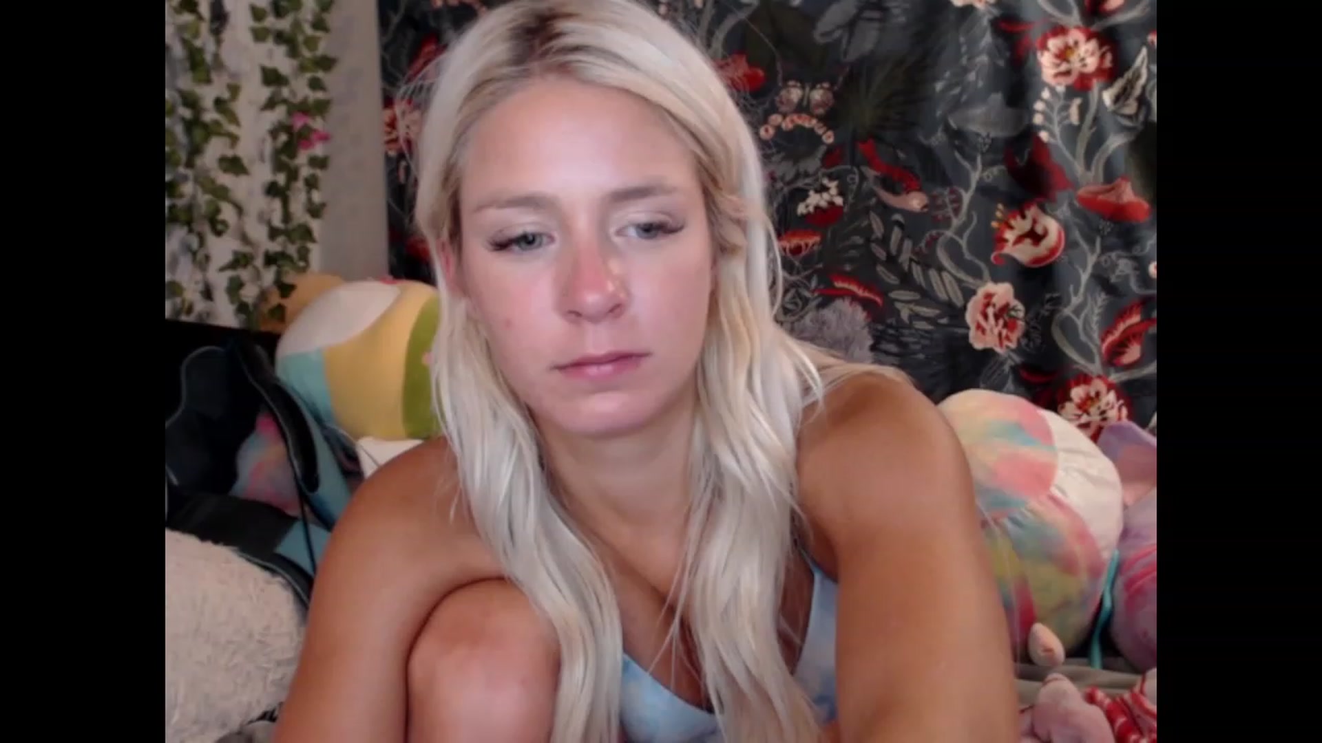 Gallery image thumbnail from Macyjay1's myfreecams stream on, 08/30/2023, 07:43 image 4 of 20