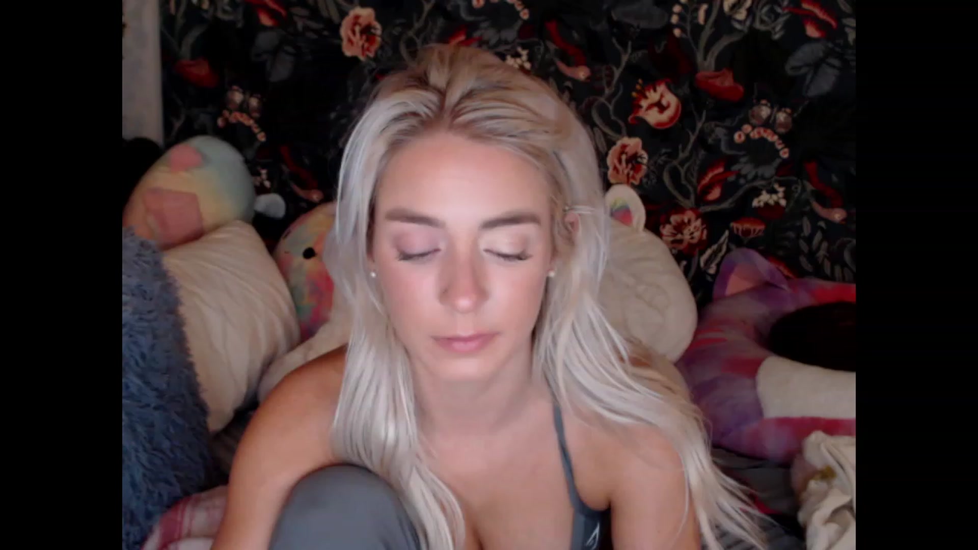 Gallery image thumbnail from Macyjay1's myfreecams stream on, 10/06/2023, 08:40 image 12 of 20