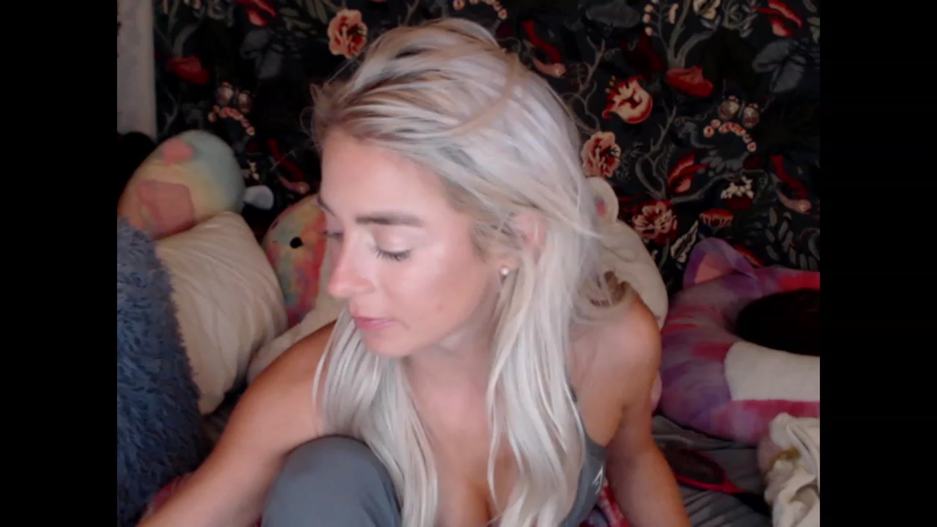 Gallery image thumbnail from Macyjay1's myfreecams stream on, 10/06/2023, 08:40 image 10 of 20