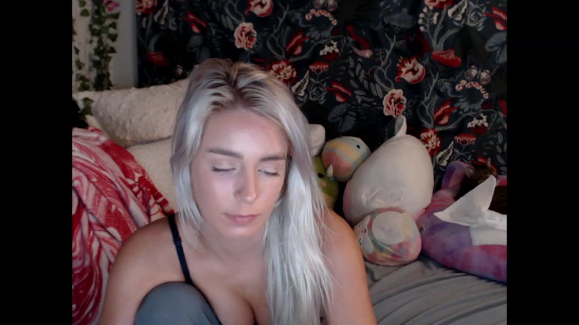 Gallery image thumbnail from Macyjay1's myfreecams stream on, 10/12/2023, 09:04 image 8 of 20