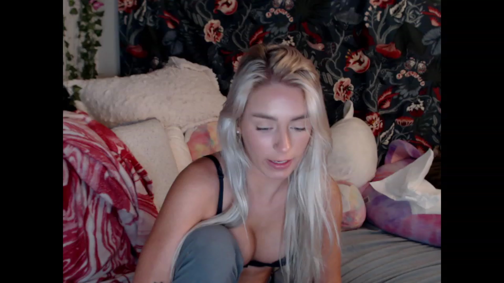 Gallery image thumbnail from Macyjay1's myfreecams stream on, 10/12/2023, 09:04 image 17 of 20