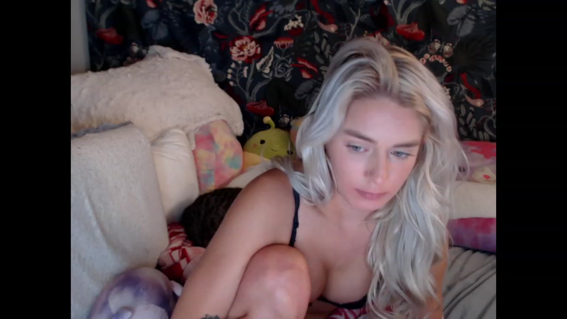 Gallery image thumbnail from Macyjay1's myfreecams stream on, 10/13/2023, 07:22 image 10 of 20