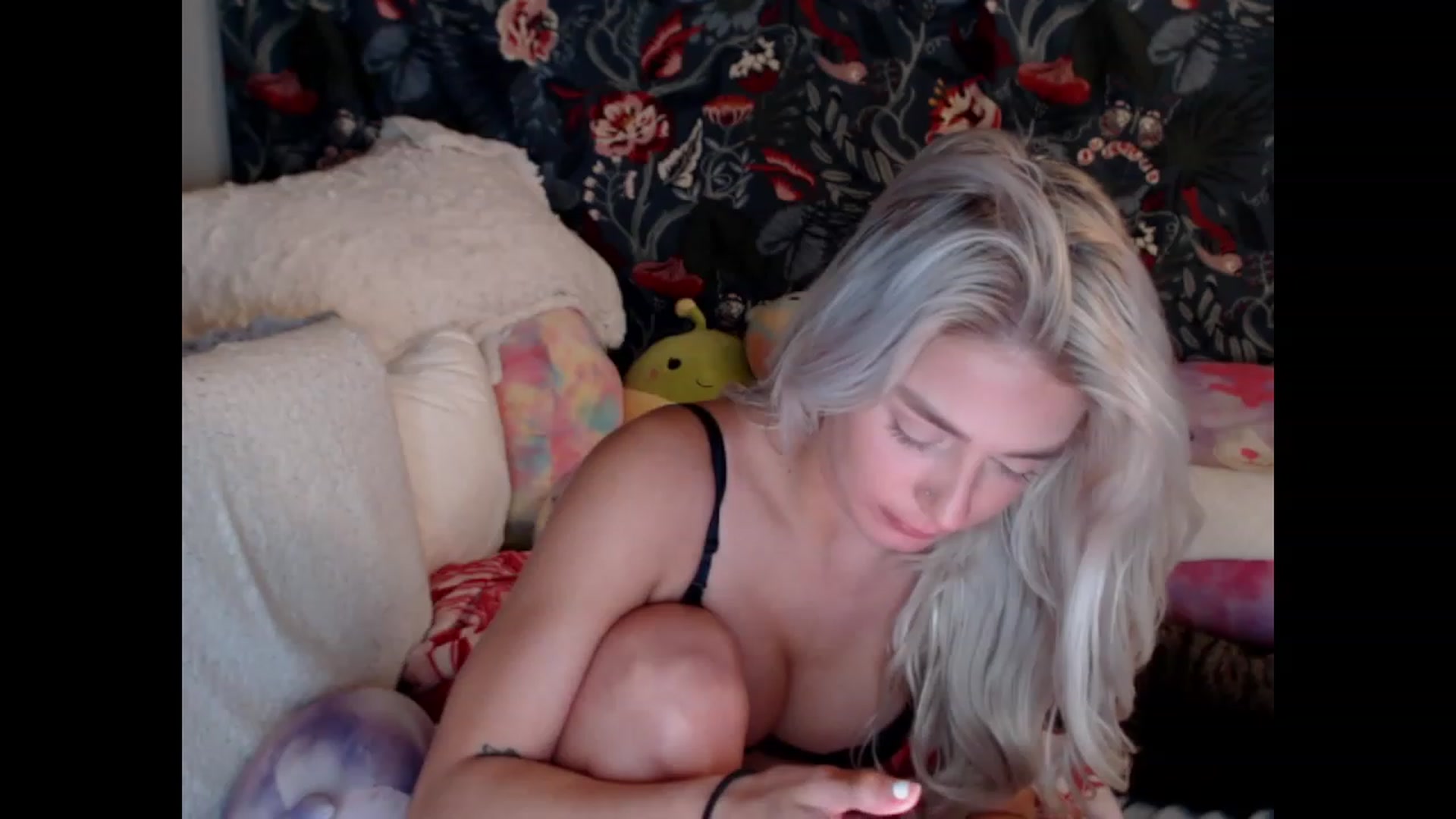 Gallery image thumbnail from Macyjay1's myfreecams stream on, 10/13/2023, 07:22 image 13 of 20