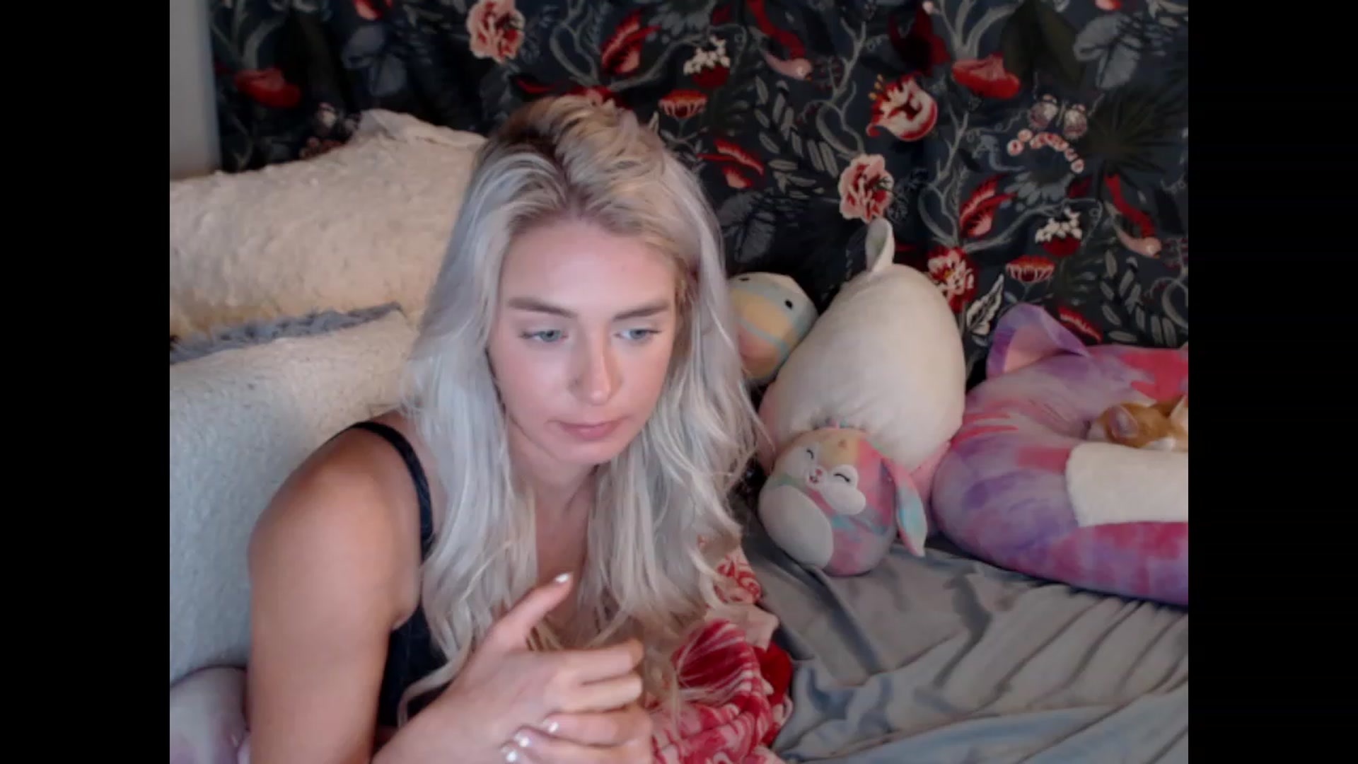 Gallery image thumbnail from Macyjay1's myfreecams stream on, 10/13/2023, 08:38 image 7 of 20