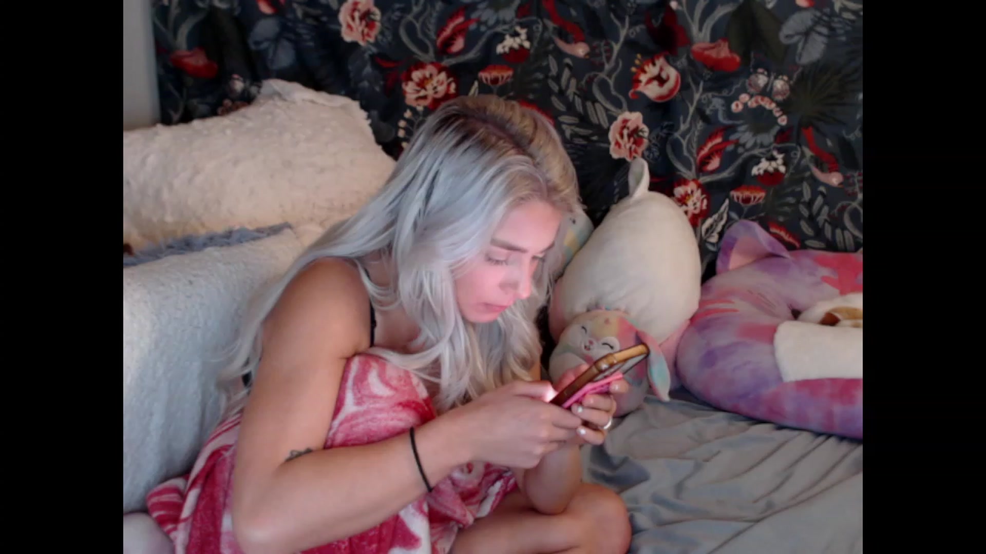 Gallery image thumbnail from Macyjay1's myfreecams stream on, 10/13/2023, 08:38 image 15 of 20