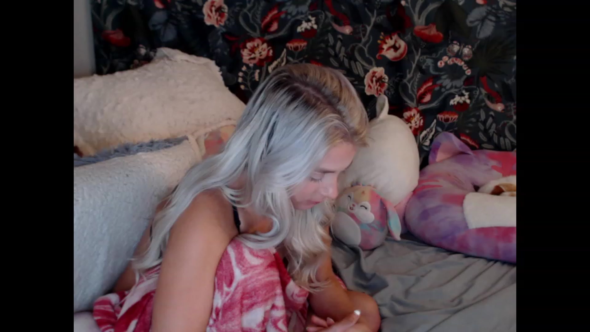 Gallery image thumbnail from Macyjay1's myfreecams stream on, 10/13/2023, 08:38 image 12 of 20