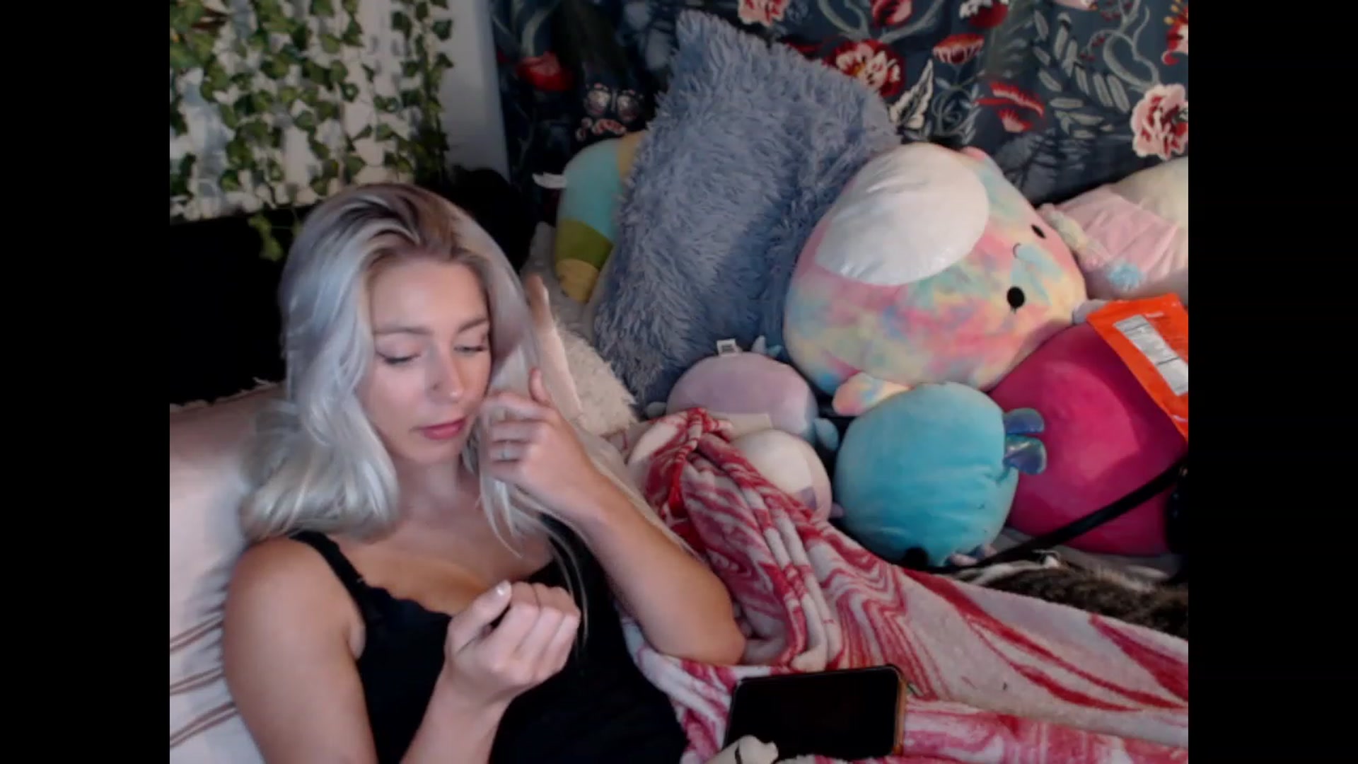 Gallery image thumbnail from Macyjay1's myfreecams stream on, 11/10/2023, 10:25 image 14 of 20