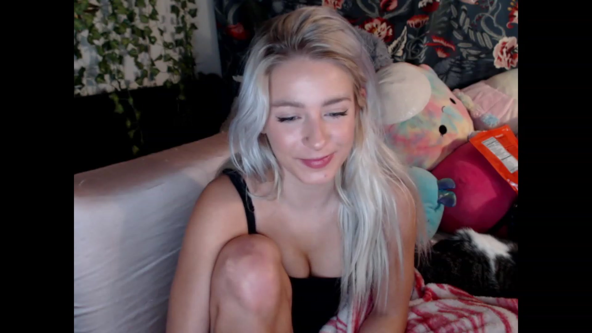 Gallery image thumbnail from Macyjay1's myfreecams stream on, 11/10/2023, 10:25 image 10 of 20