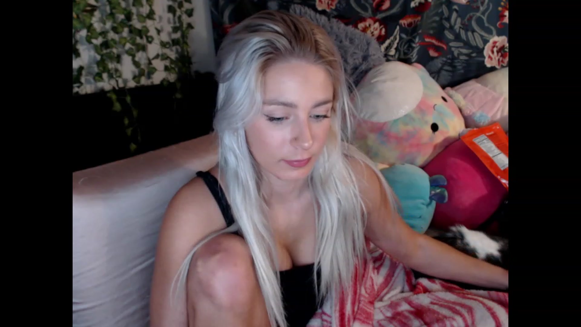 Gallery image thumbnail from Macyjay1's myfreecams stream on, 11/10/2023, 10:25 image 11 of 20