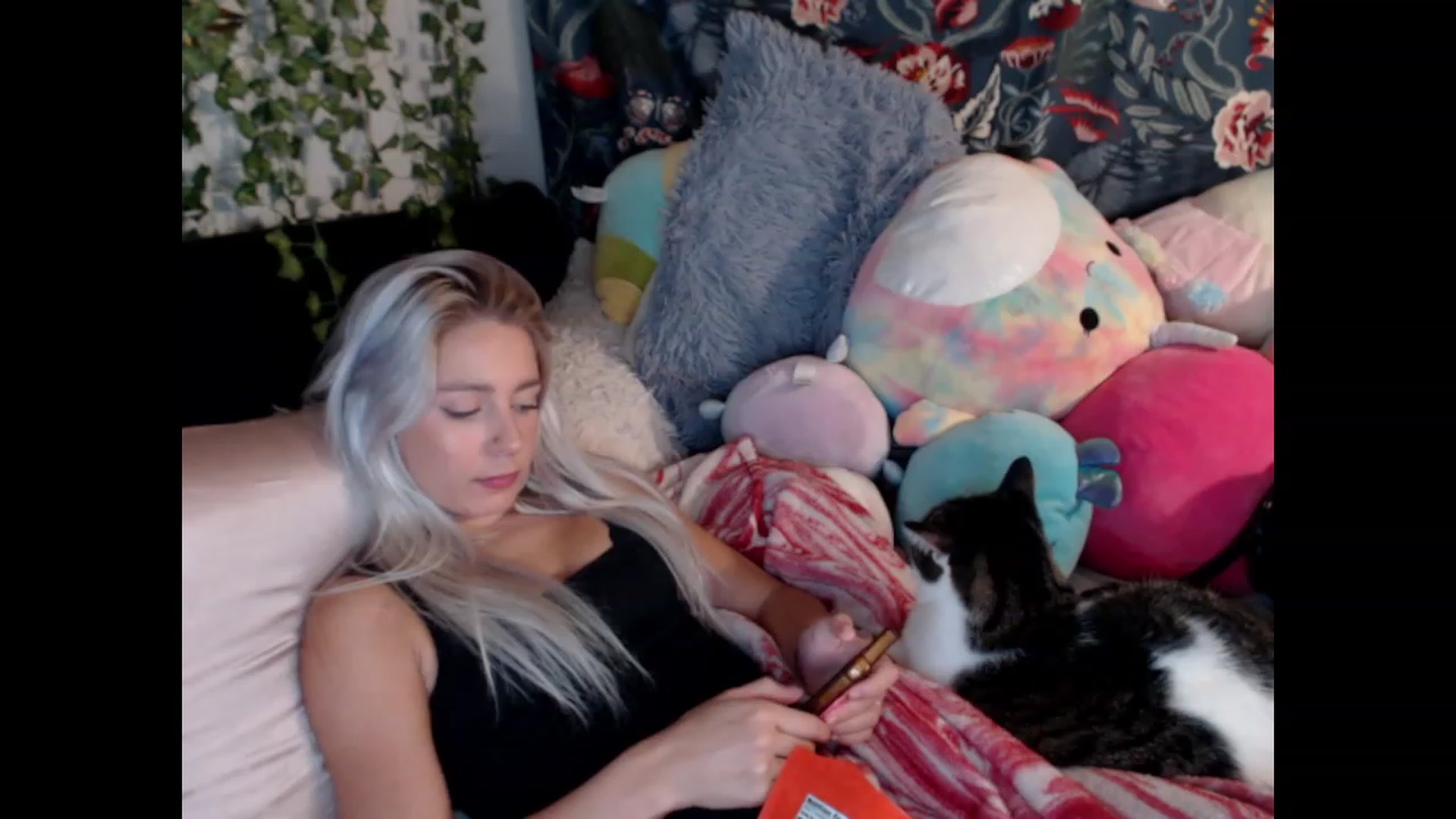 Gallery image thumbnail from Macyjay1's myfreecams stream on, 11/10/2023, 10:25 image 5 of 20
