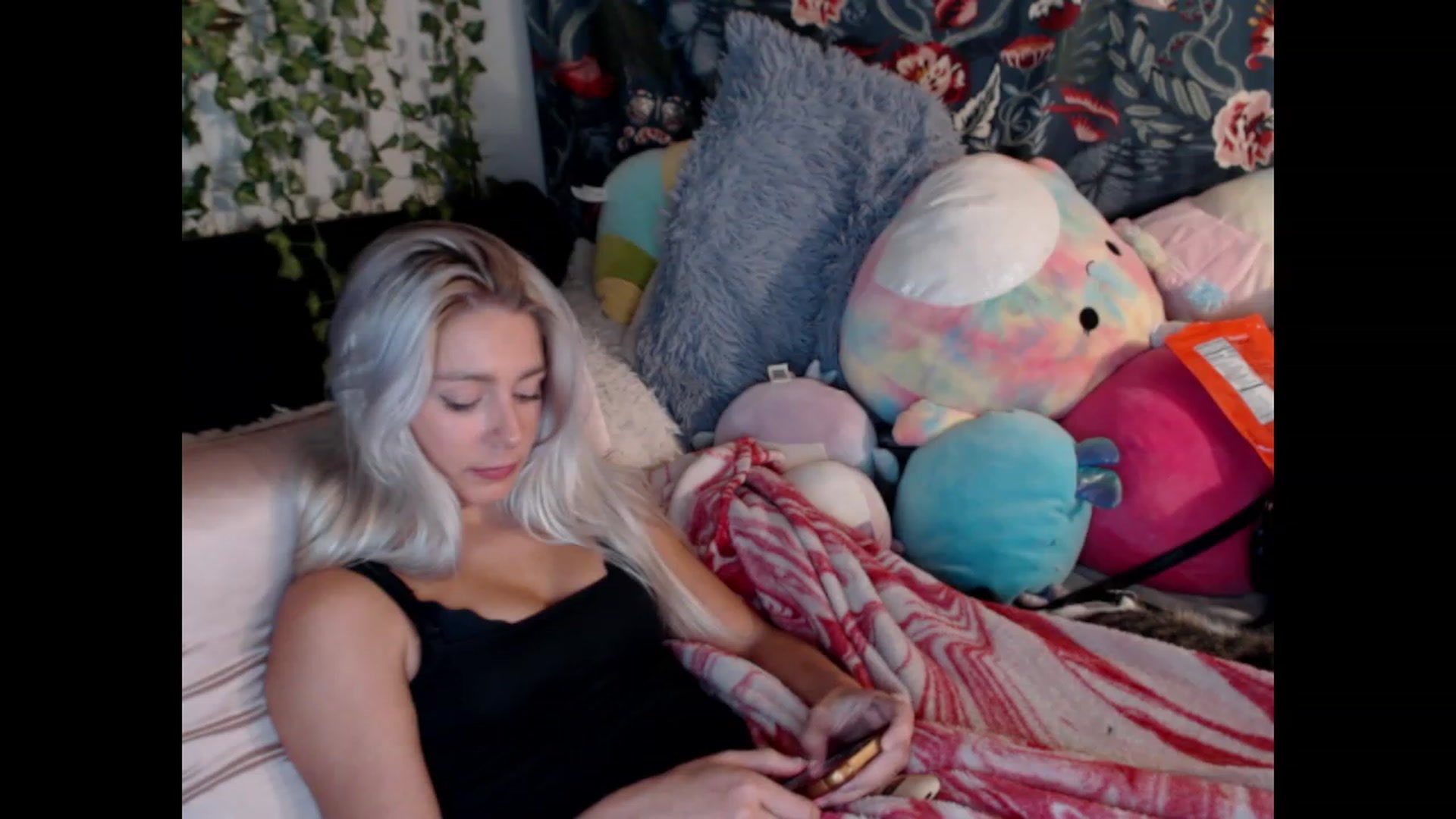 Gallery image thumbnail from Macyjay1's myfreecams stream on, 11/10/2023, 10:25 image 15 of 20