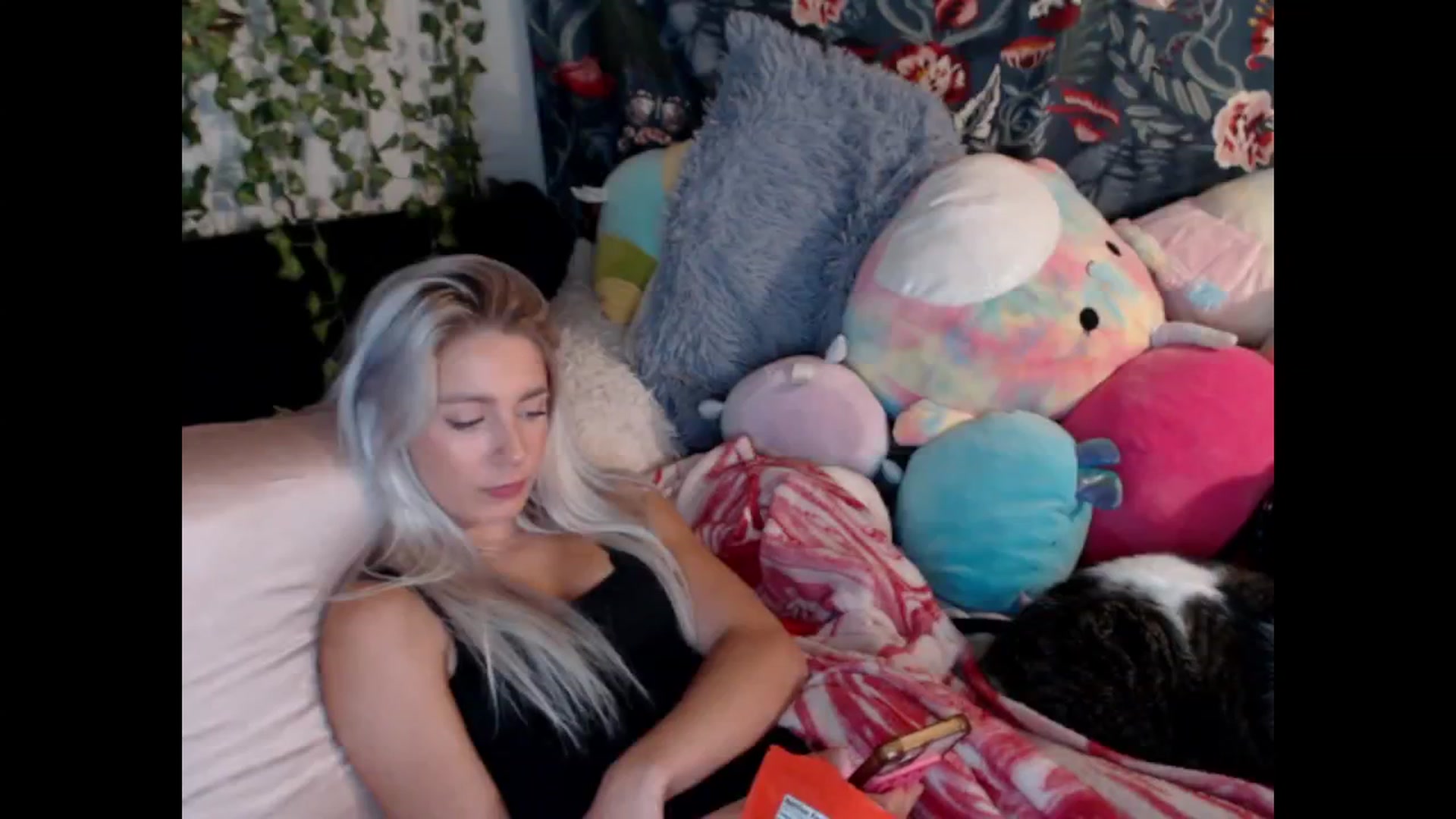 Gallery image thumbnail from Macyjay1's myfreecams stream on, 11/10/2023, 10:25 image 6 of 20