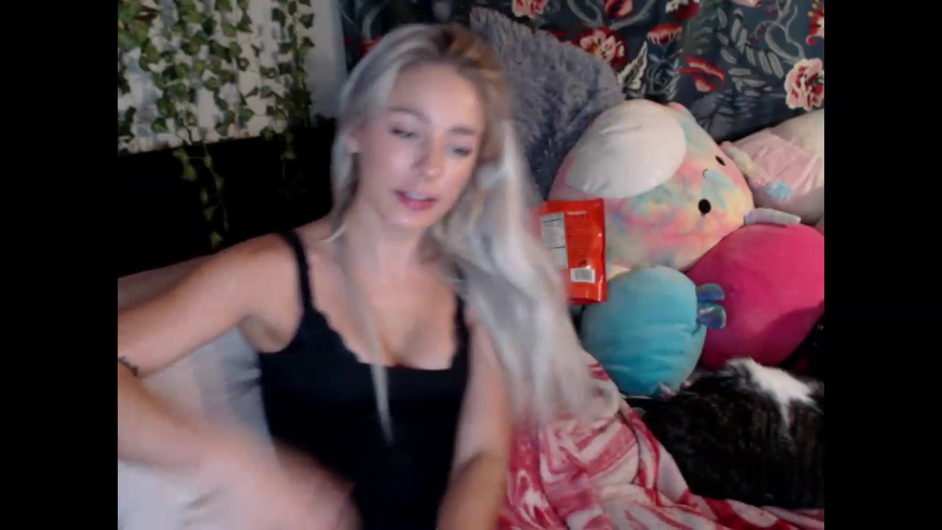 Gallery image thumbnail from Macyjay1's myfreecams stream on, 11/10/2023, 10:25 image 9 of 20