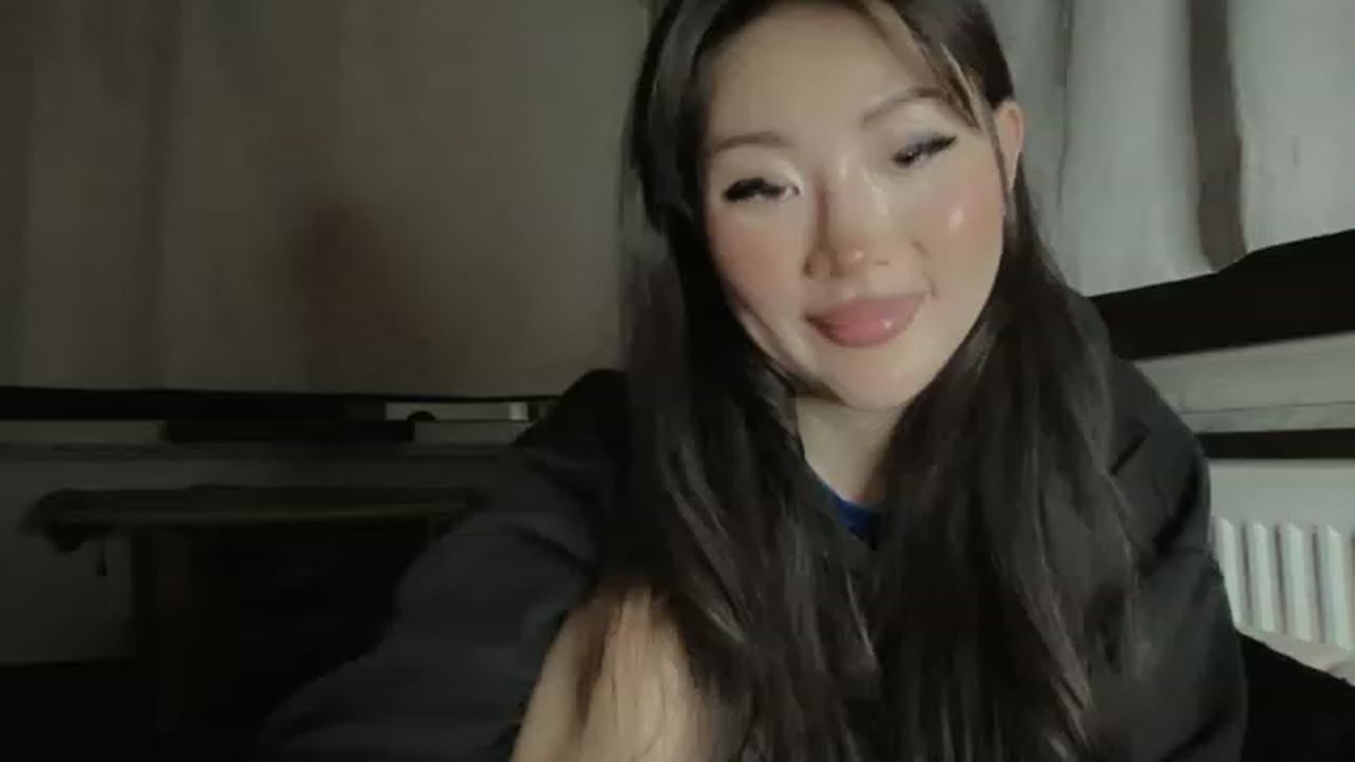 Gallery image thumbnail from MadMonkey_'s myfreecams stream on, 12/31/2022, 18:45 image 15 of 20