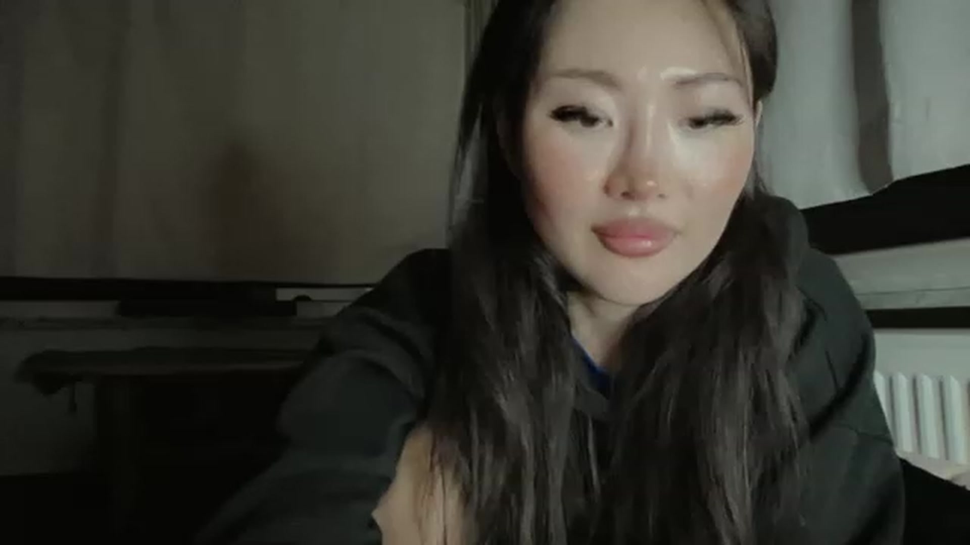Gallery image thumbnail from MadMonkey_'s myfreecams stream on, 12/31/2022, 18:45 image 13 of 20