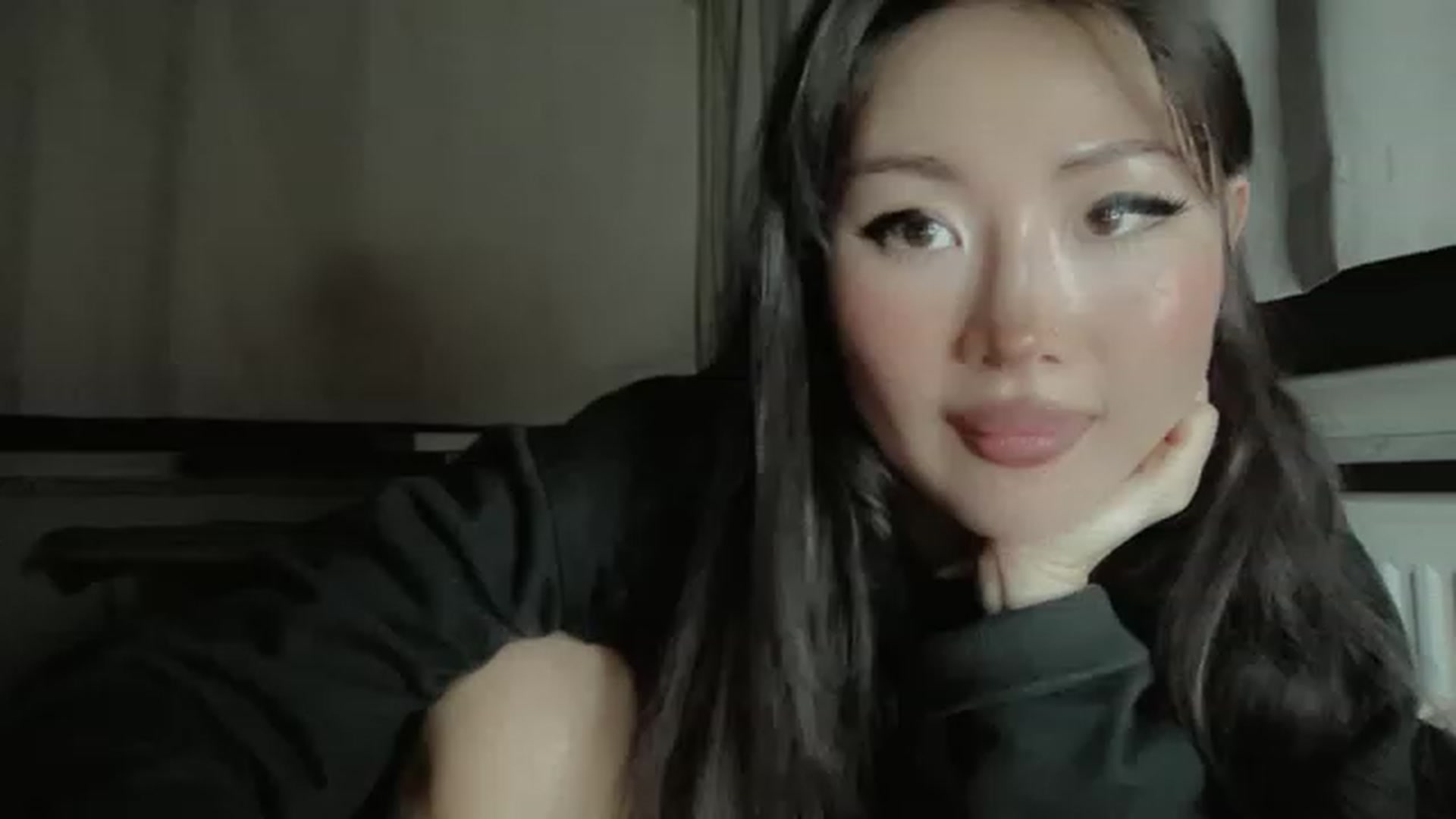 Gallery image thumbnail from MadMonkey_'s myfreecams stream on, 12/31/2022, 18:45 image 16 of 20