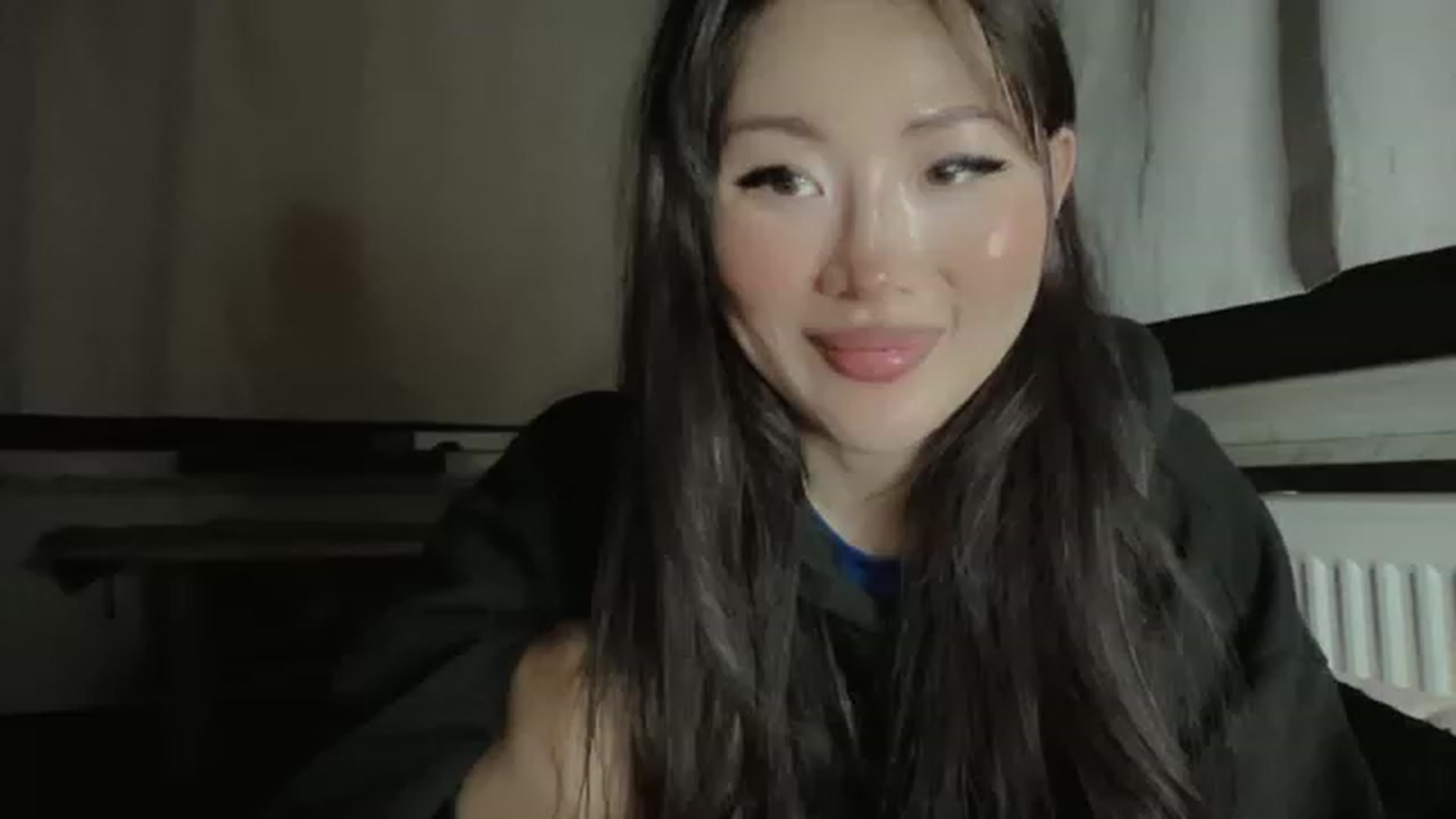 Gallery image thumbnail from MadMonkey_'s myfreecams stream on, 12/31/2022, 18:45 image 11 of 20